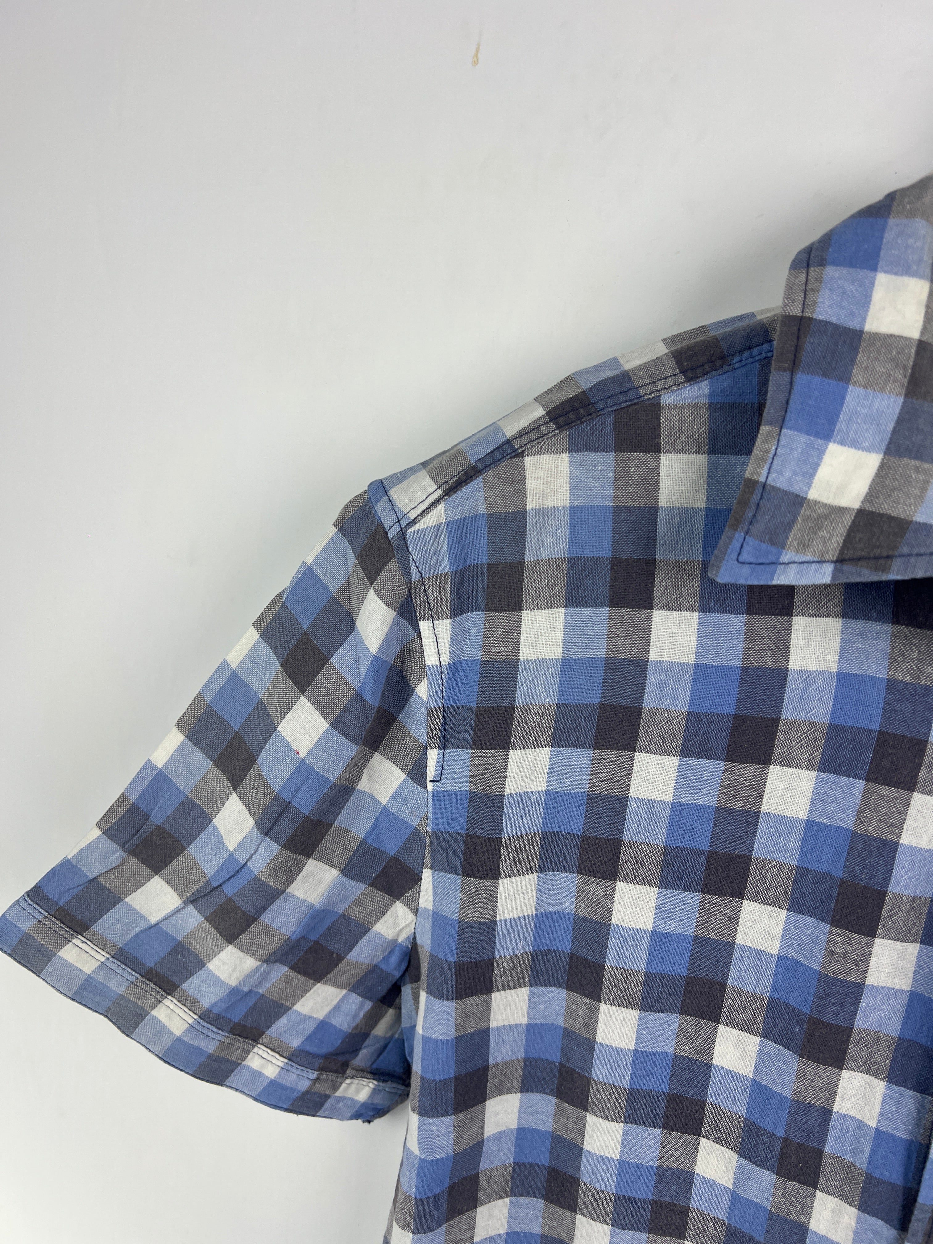 Henus Linen Shirt (Small-Medium)