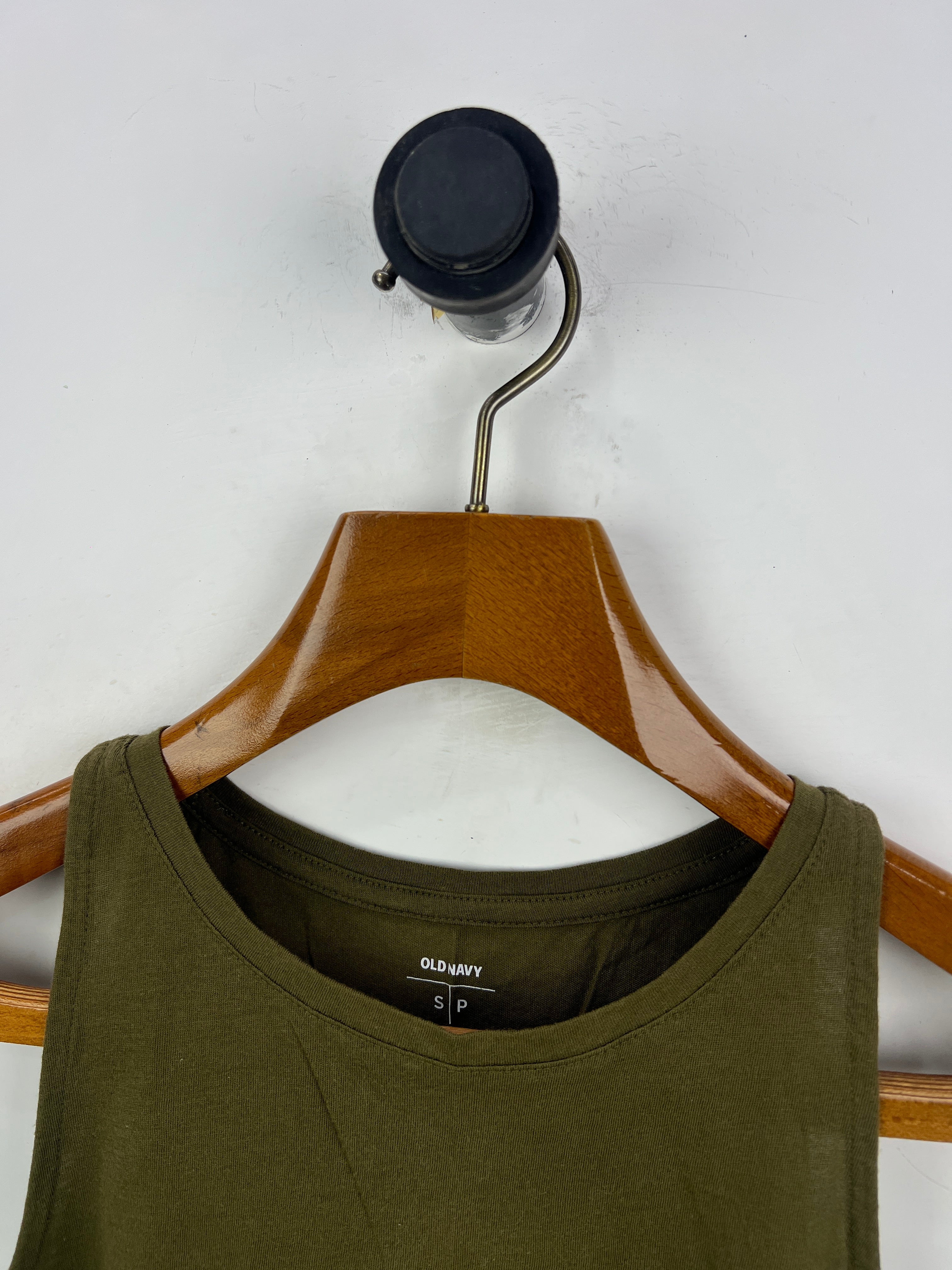 Old Navy Tank Top (Women) (Medium)
