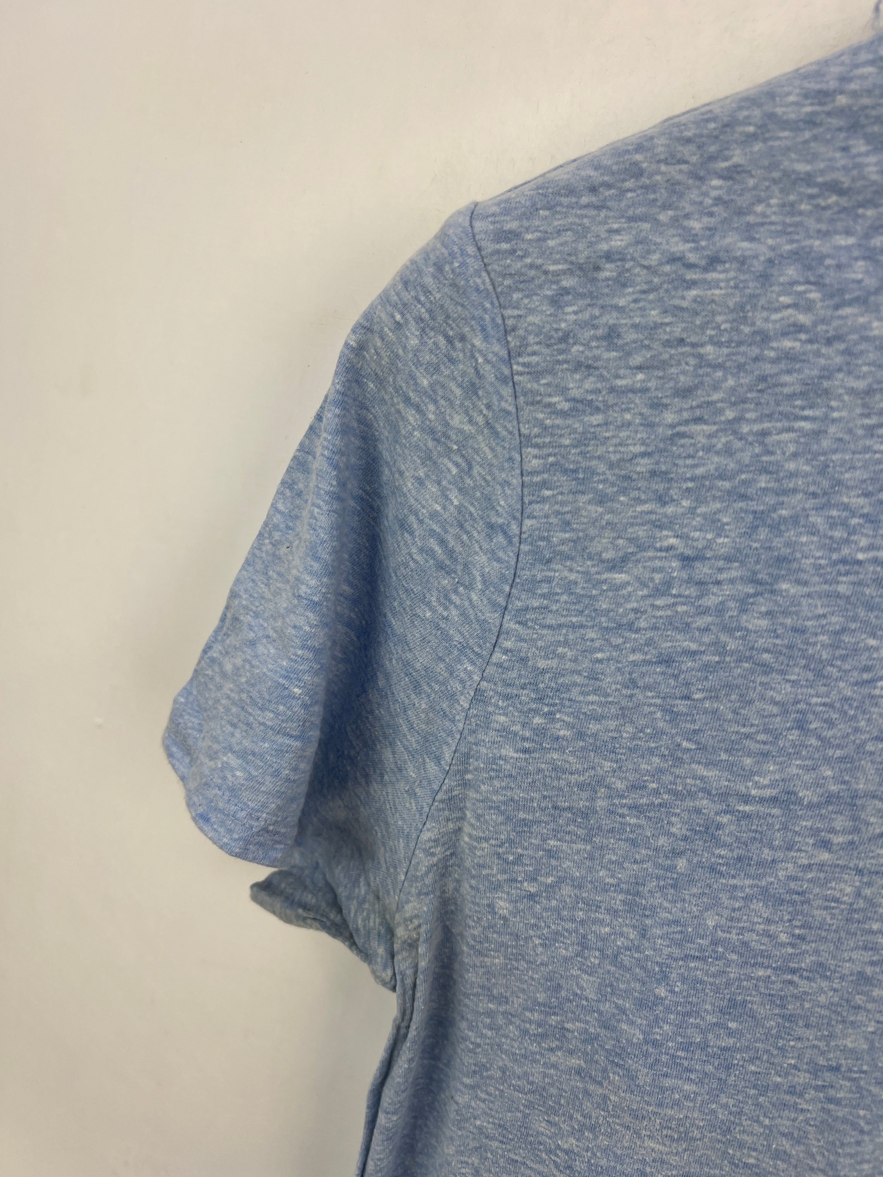 Old Navy T-Shirt (Women) (Large)