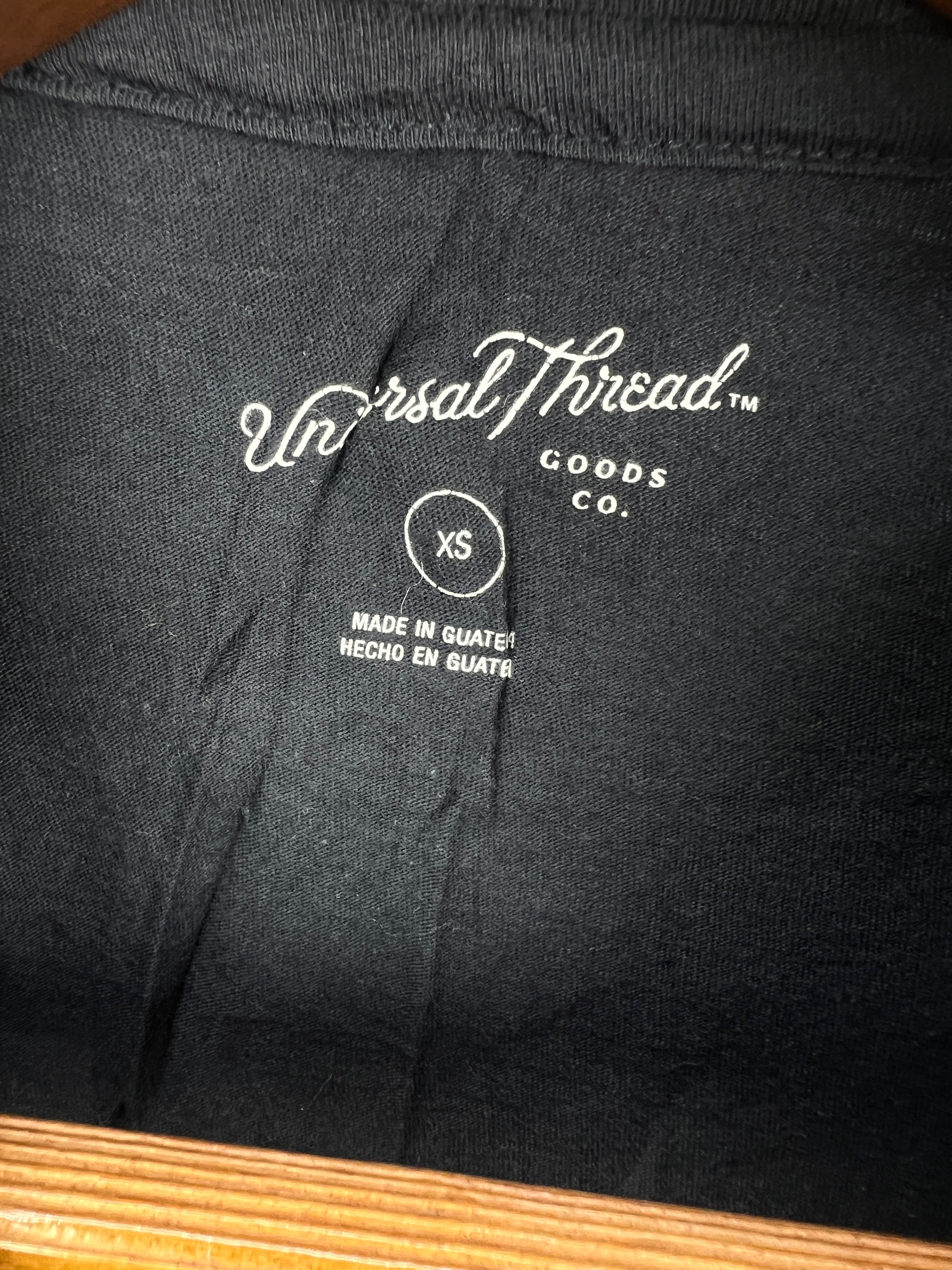 Universal Threads T-Shirt (Women) (X-Small)