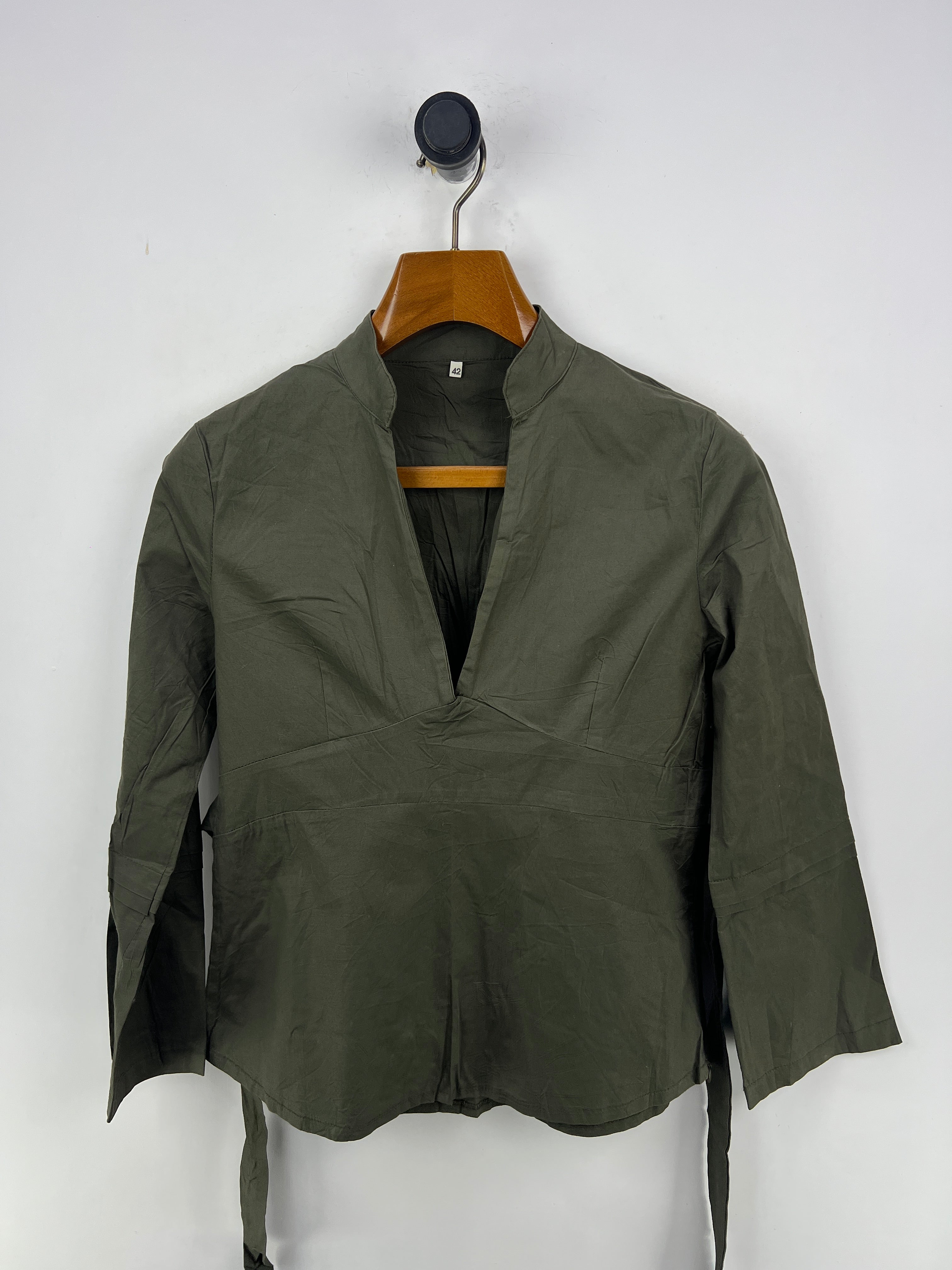 Blouse (Women) (Small-Medium)