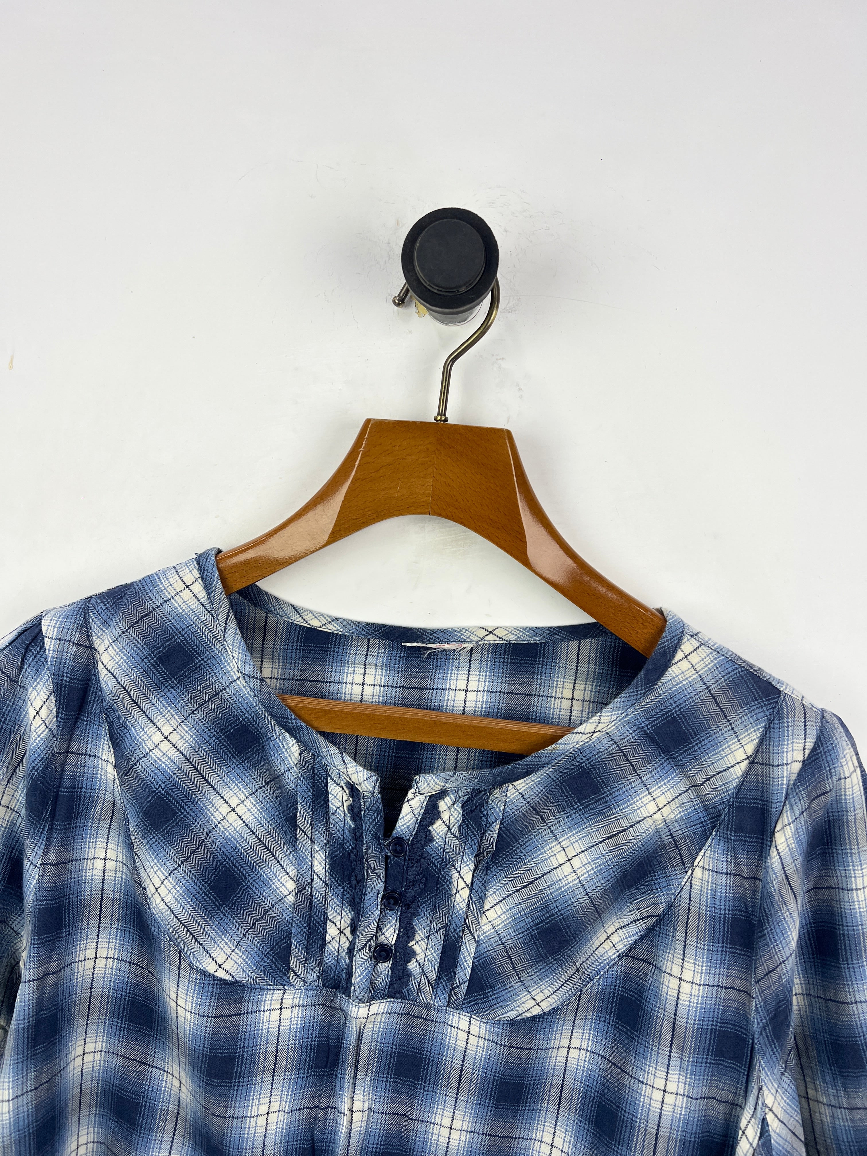 Blouse (Women) (Medium)
