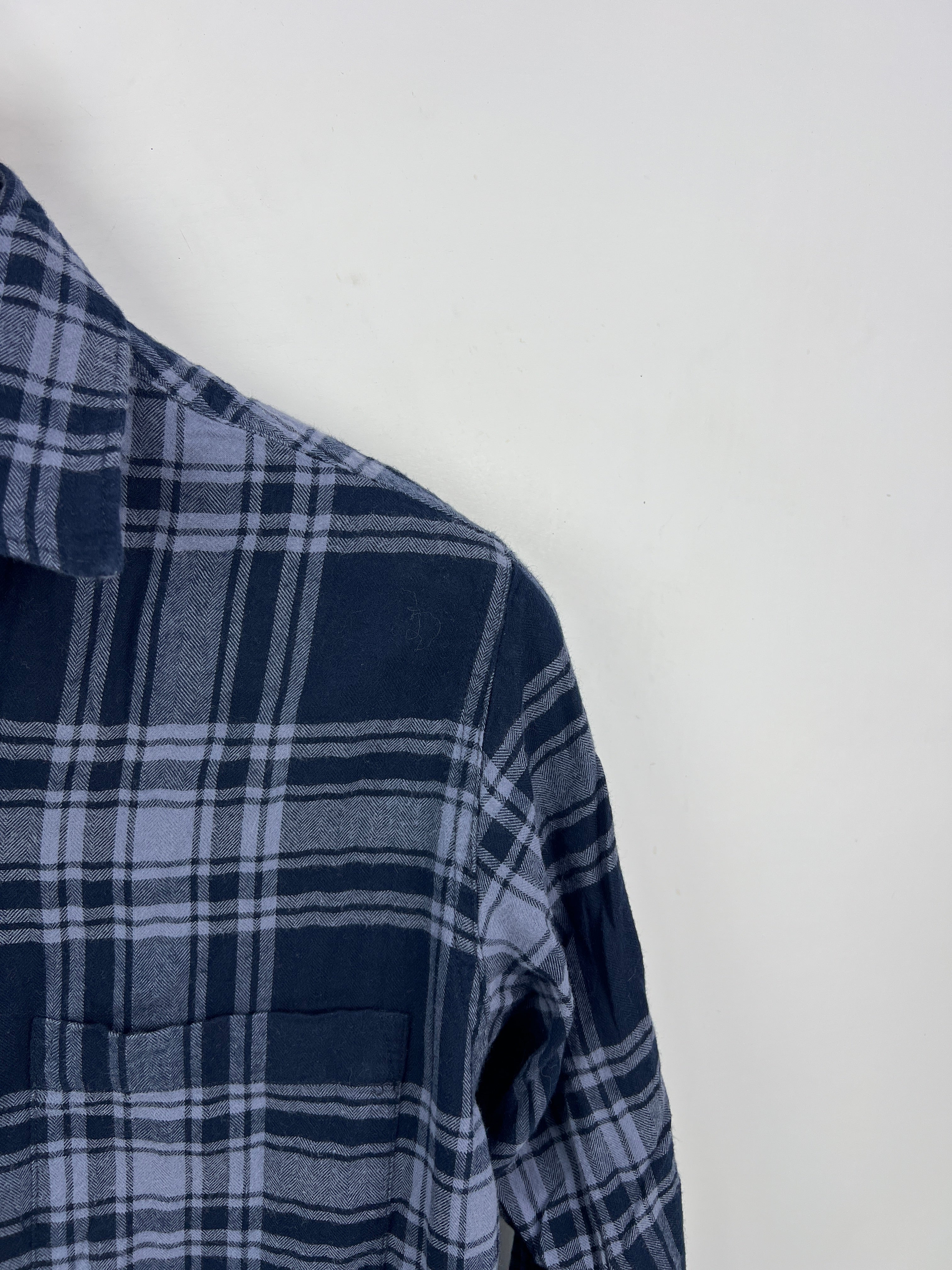 Abercrombie & Fitch Shirt (Women) (Small-Medium)