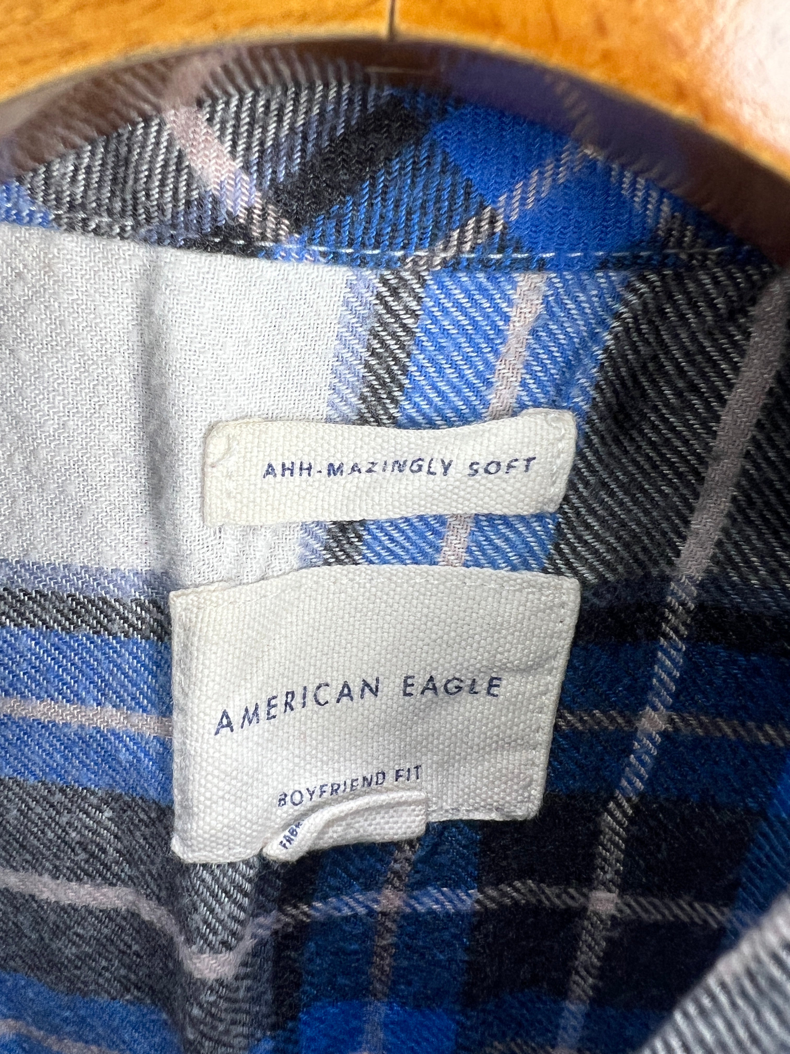 American Eagle Shirt (Women) (Medium)