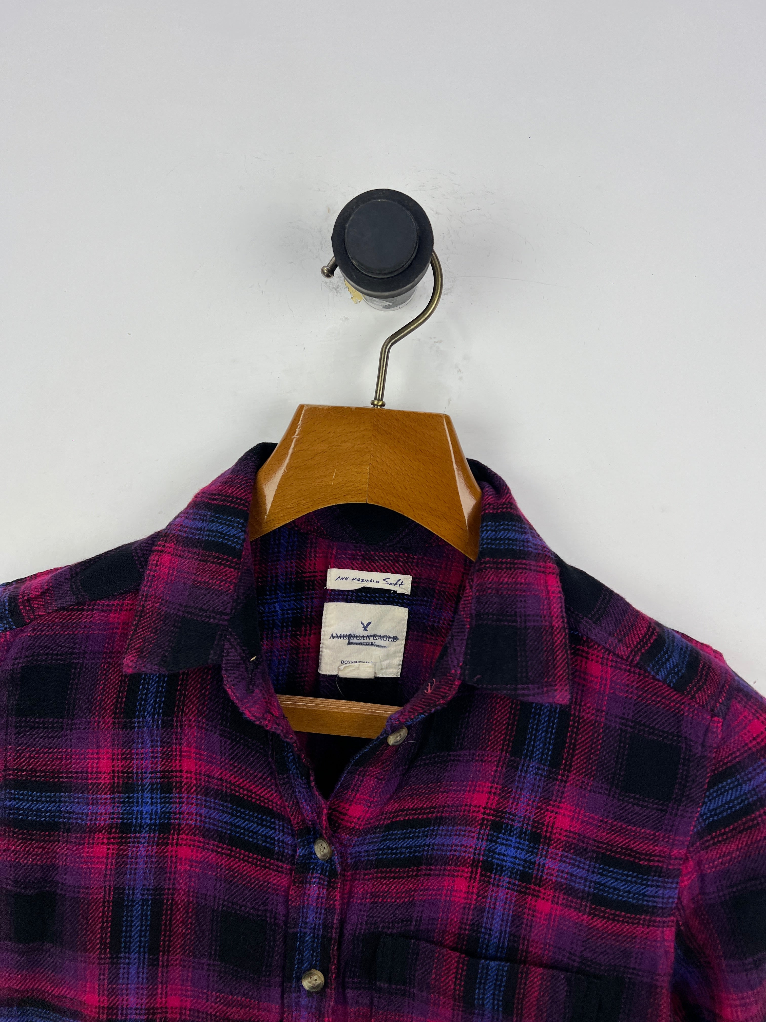 American Eagle Shirt (Women) (Small-Medium)