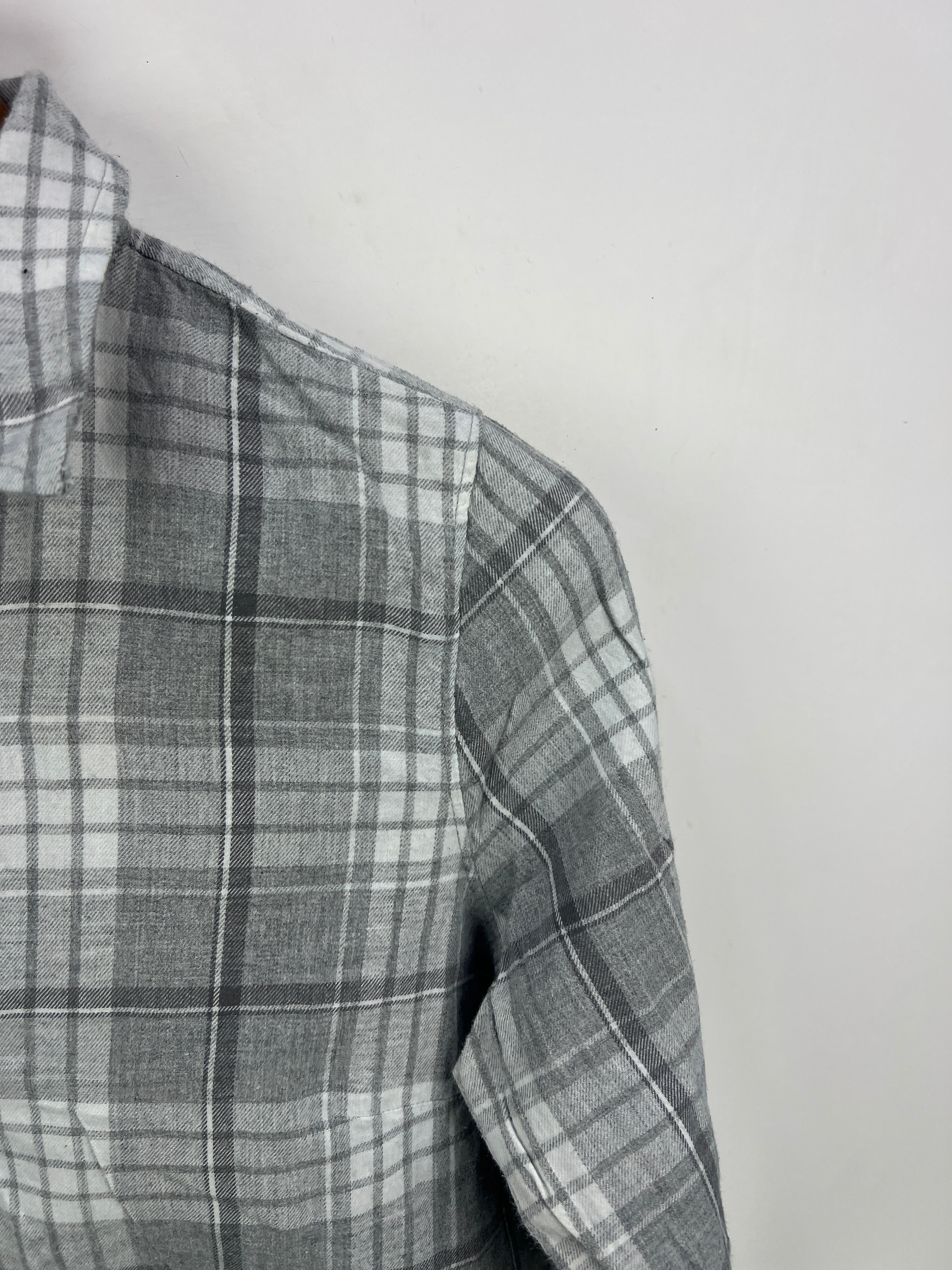 Old Navy Shirt (Women) (Medium-Large)