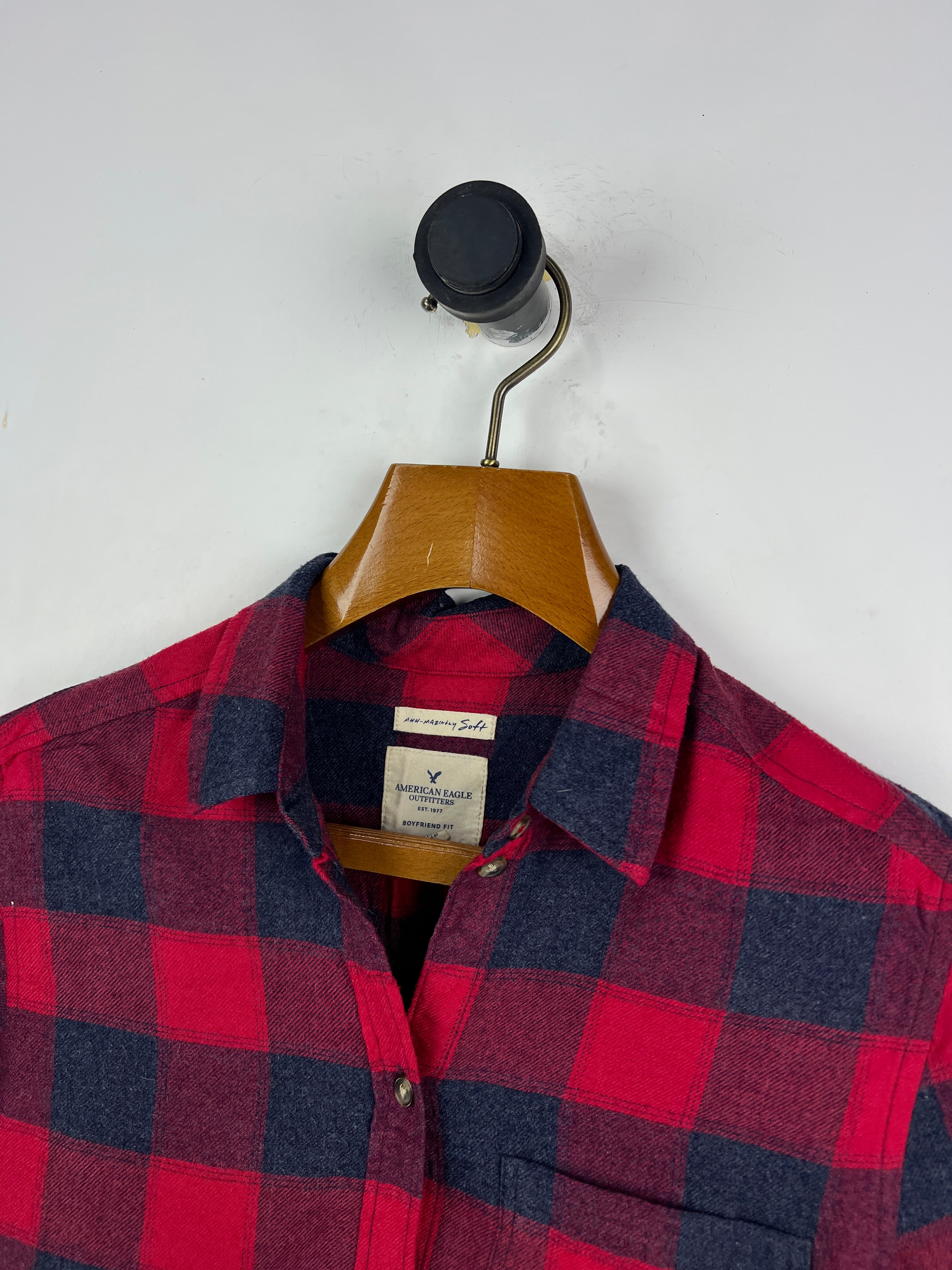 American Eagle Shirt (Women) (Medium)