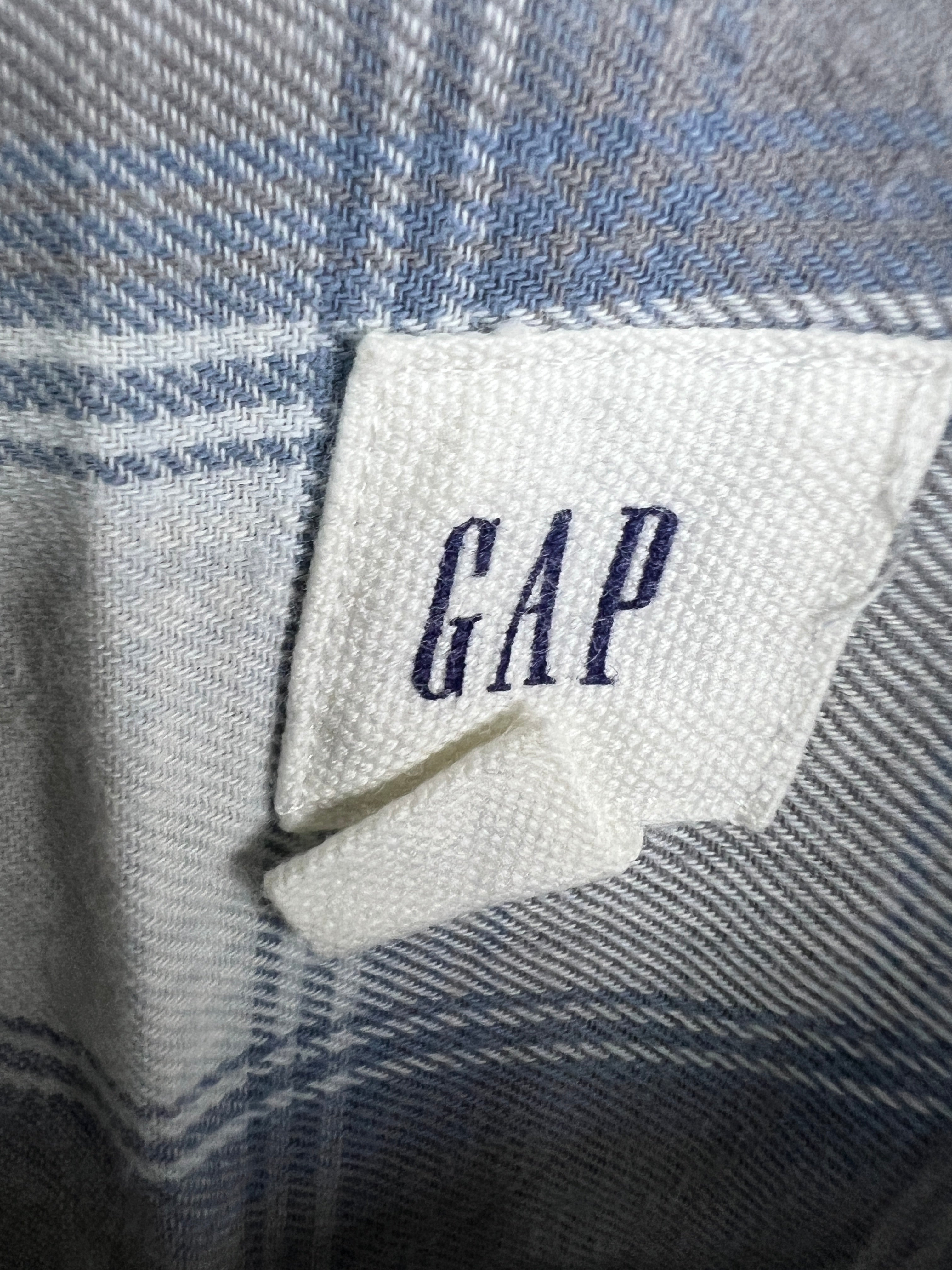 Gap Shirt (Women) (Large)