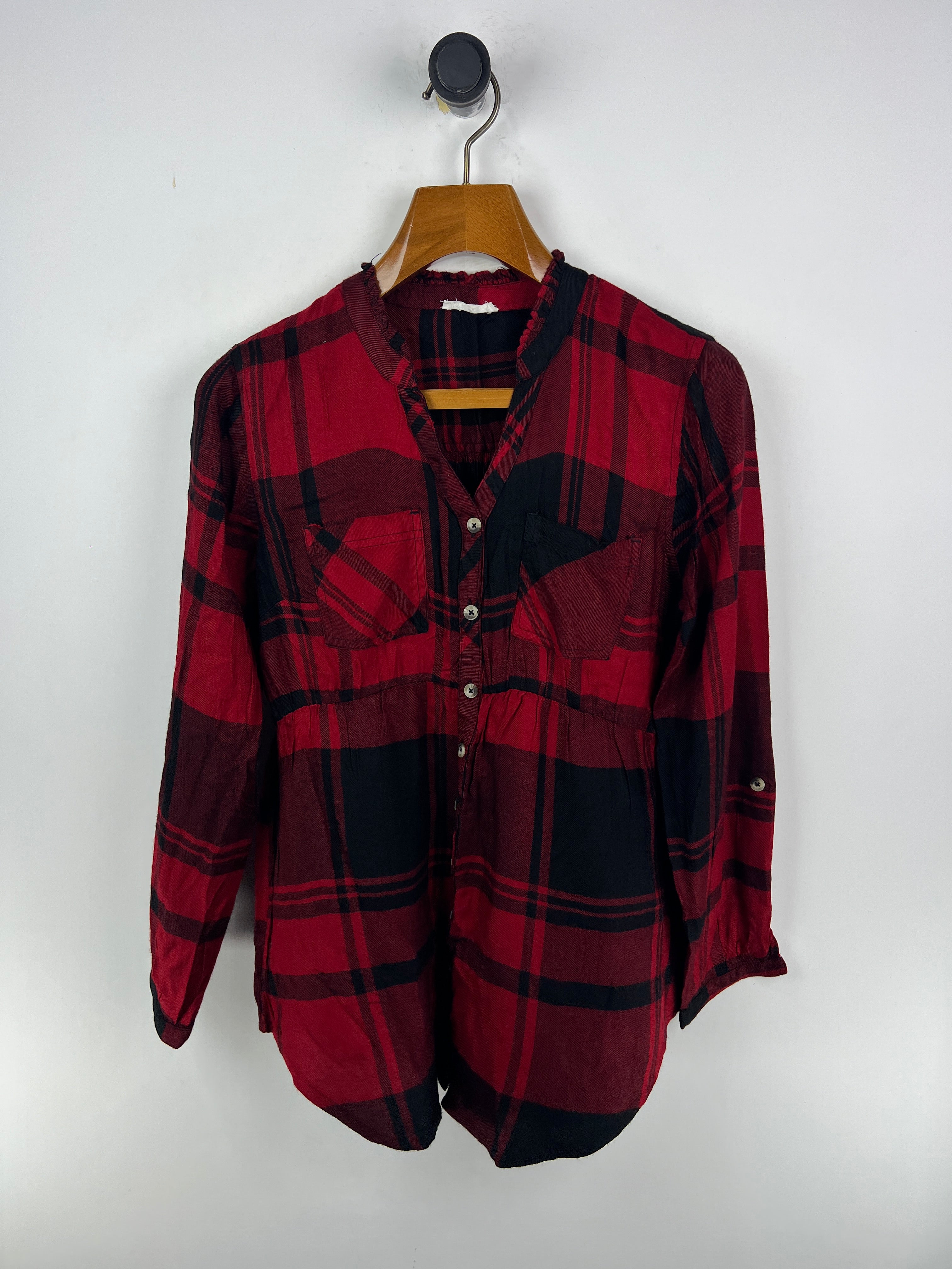 Maurices Shirt (Women) (Medium-Large)