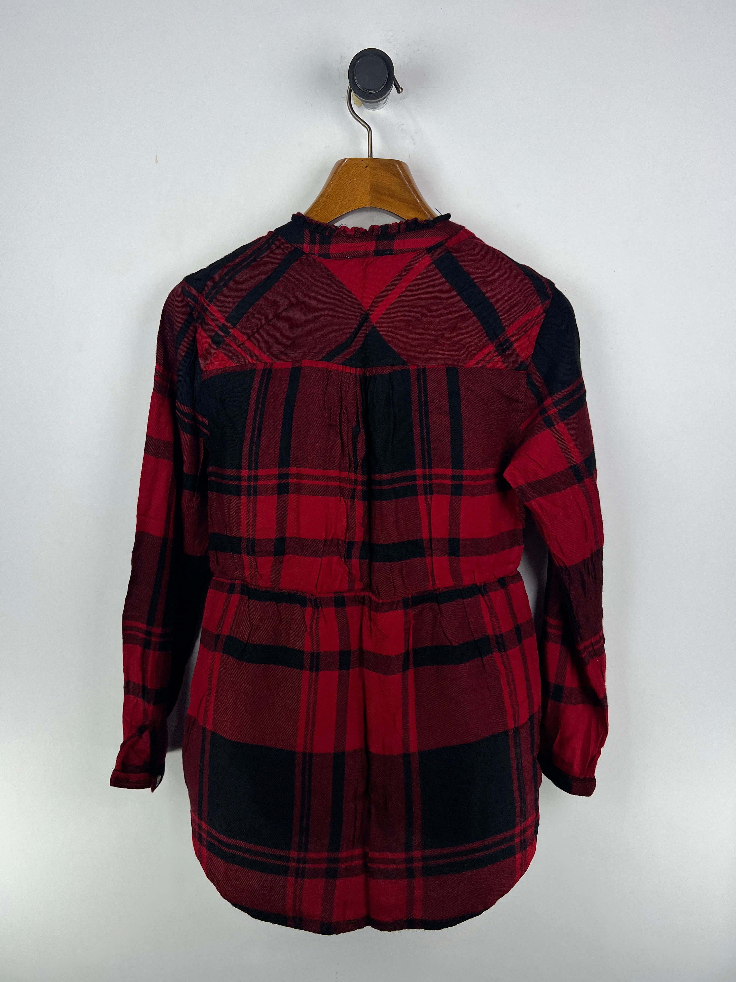 Maurices Shirt (Women) (Medium-Large)