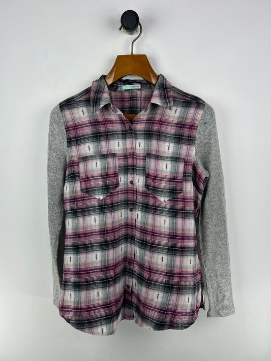 Maurices Shirt (Women) (Medium)