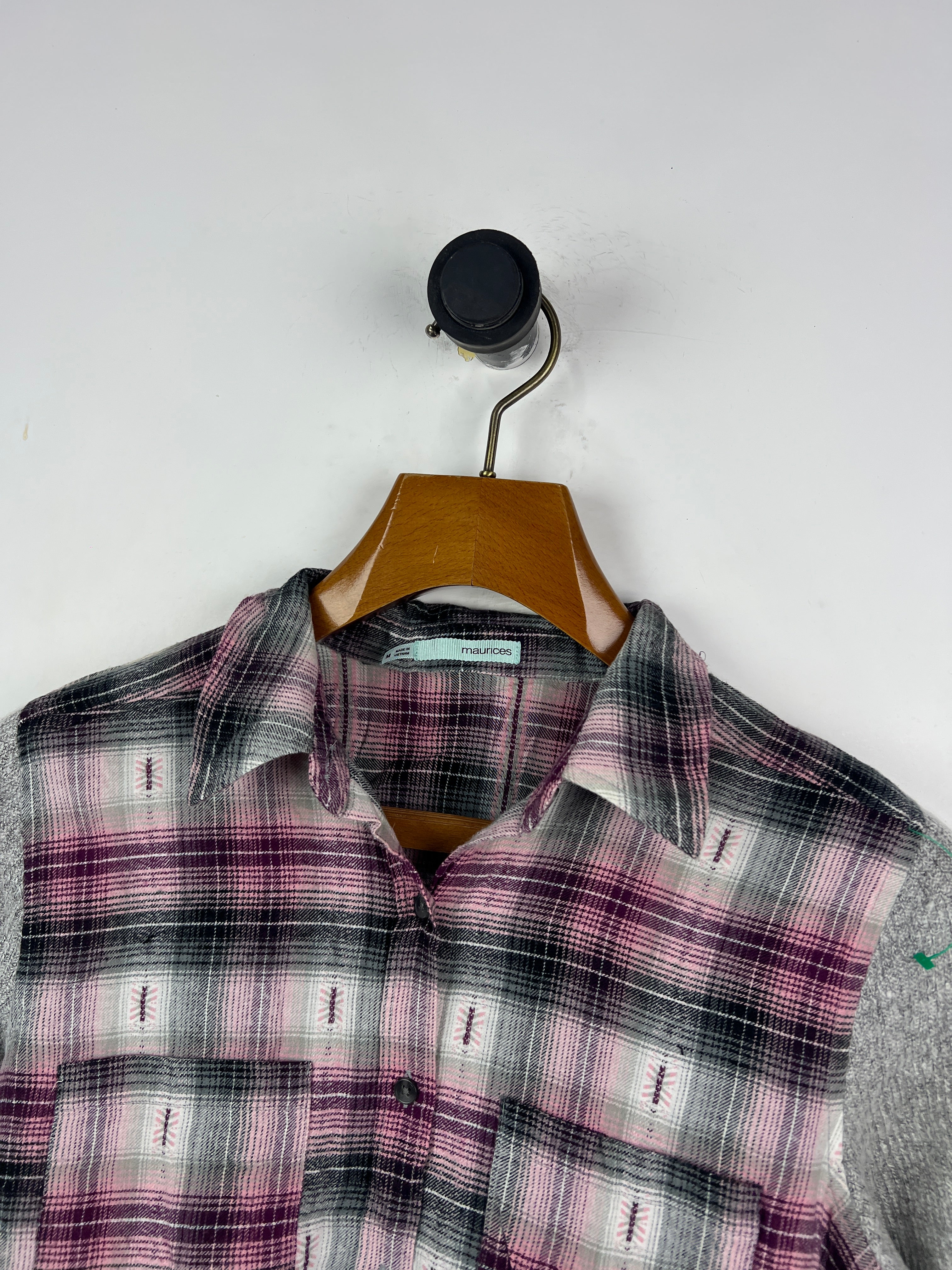 Maurices Shirt (Women) (Medium)