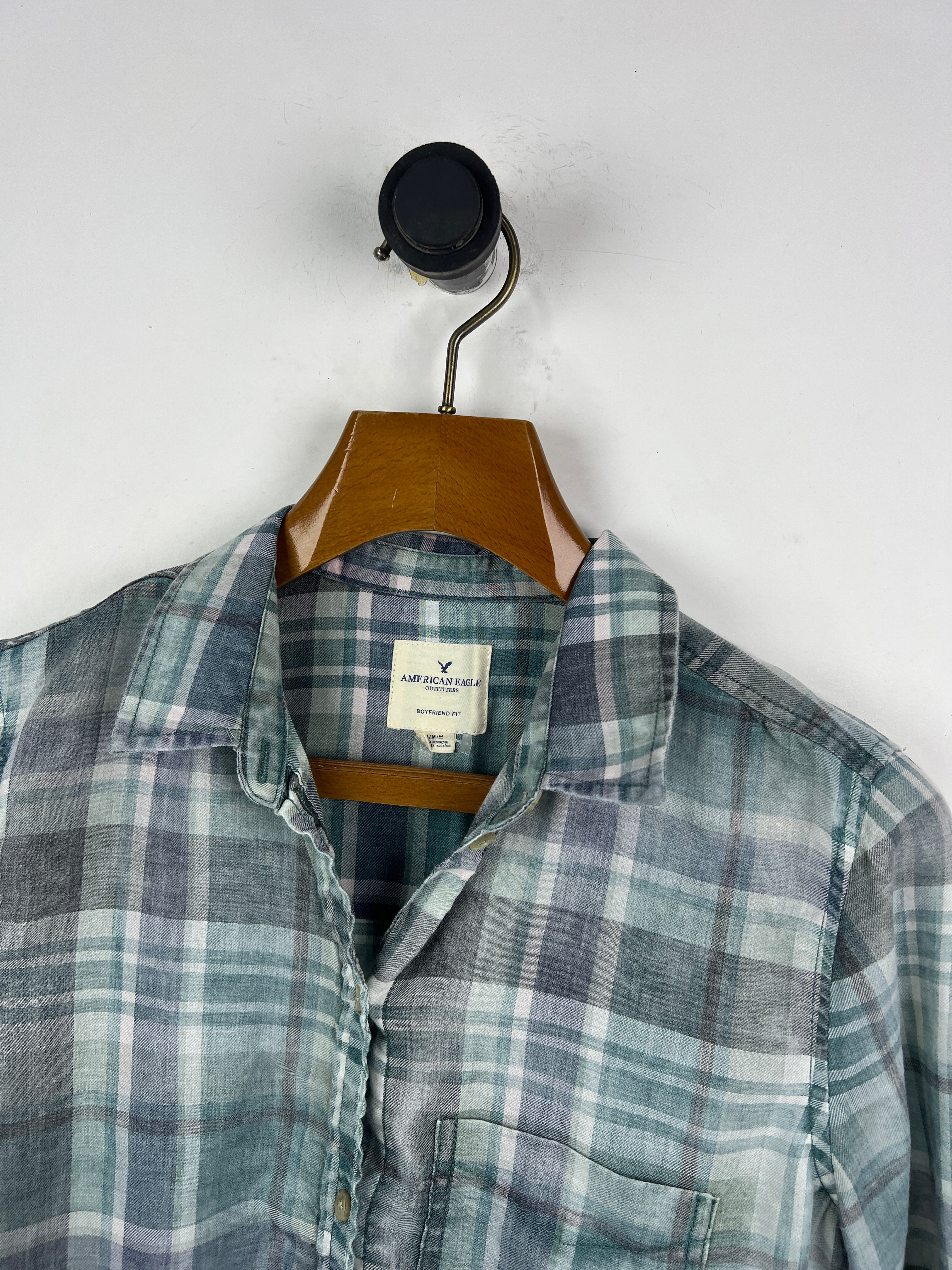 American Eagle Shirt (Women) (Small-Medium)