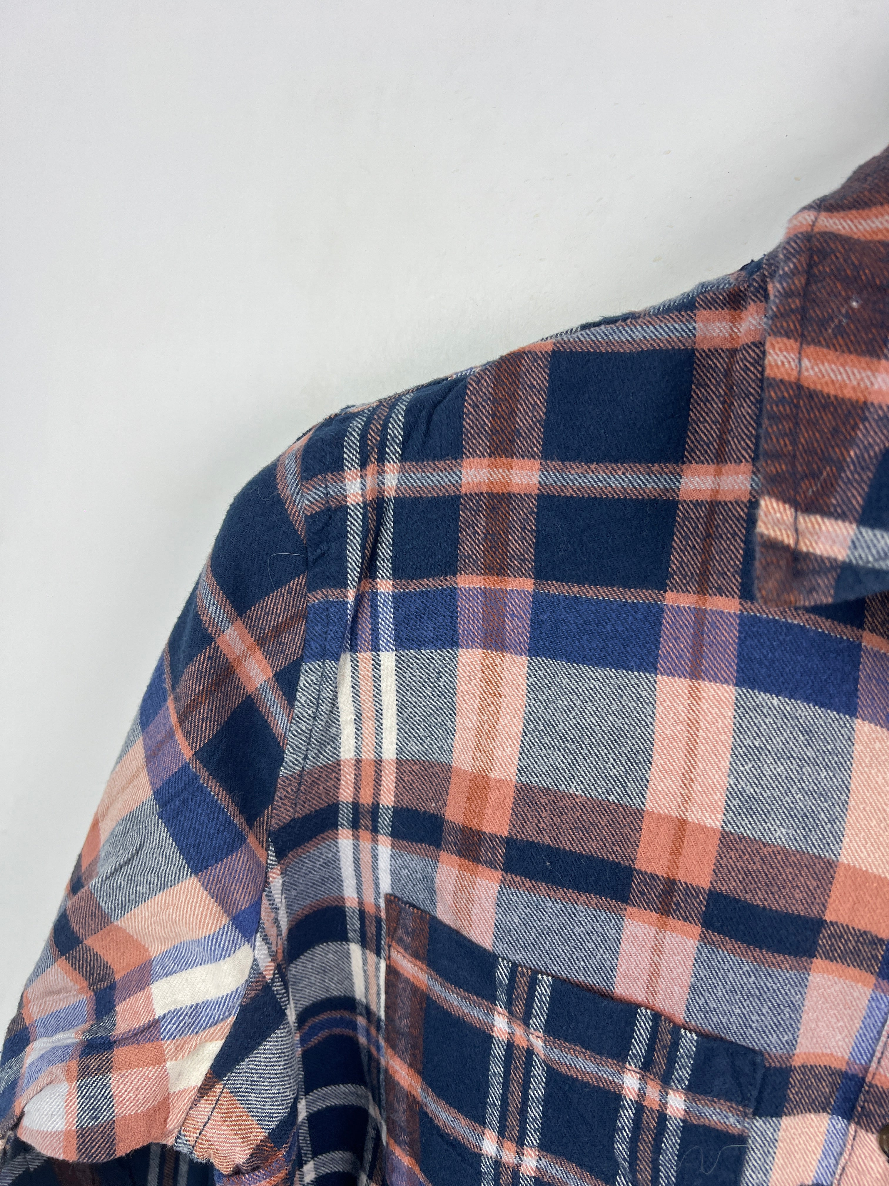 Universal Thread Shirt (Women) (X-Small)