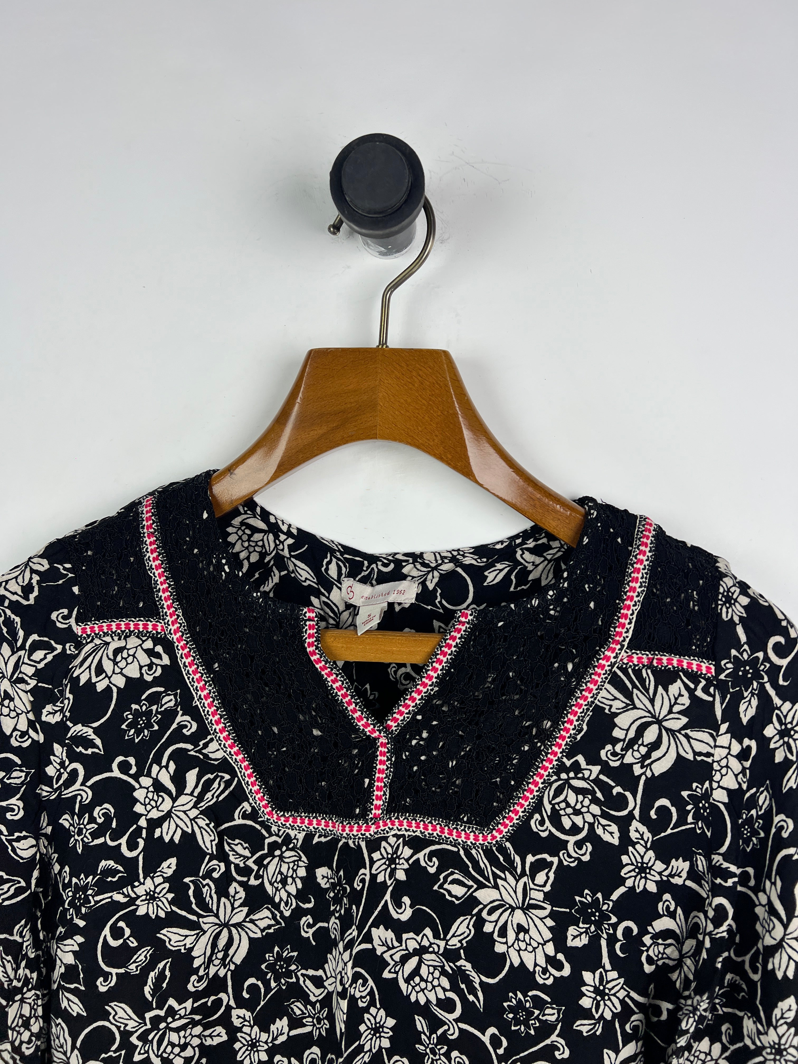 Established Blouse (Women) (Medium)