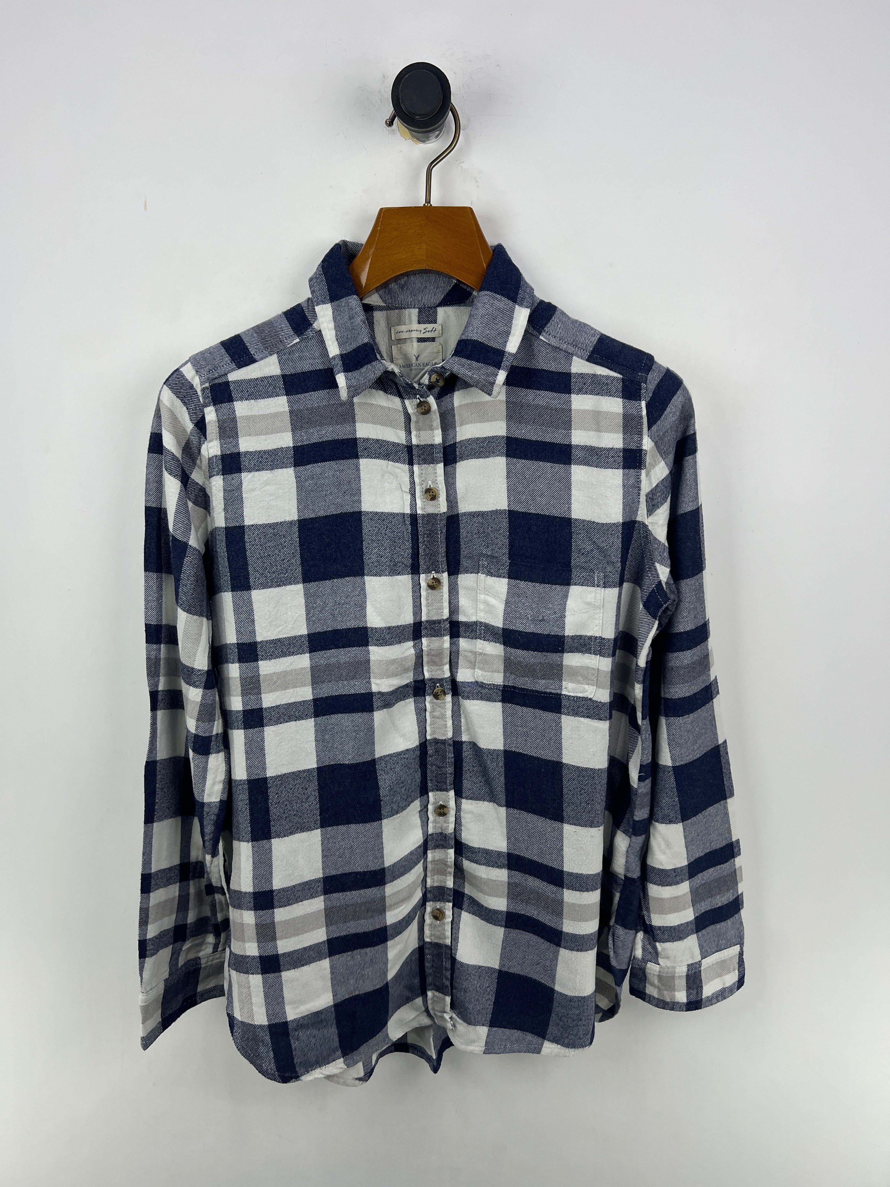 American Eagle Shirt (Women) (Medium-Large)