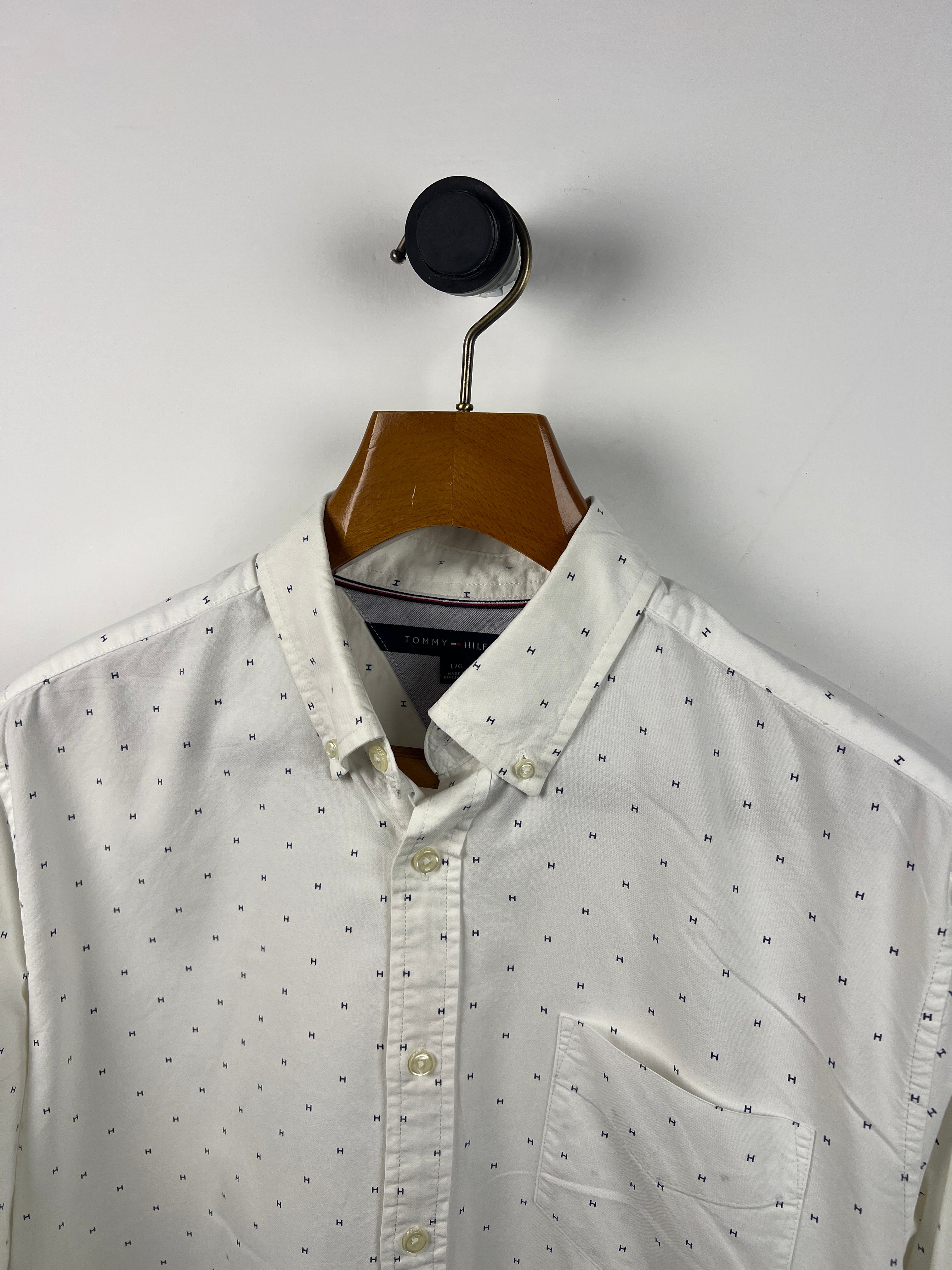 Tommy Hilfiger Shirt (Large)