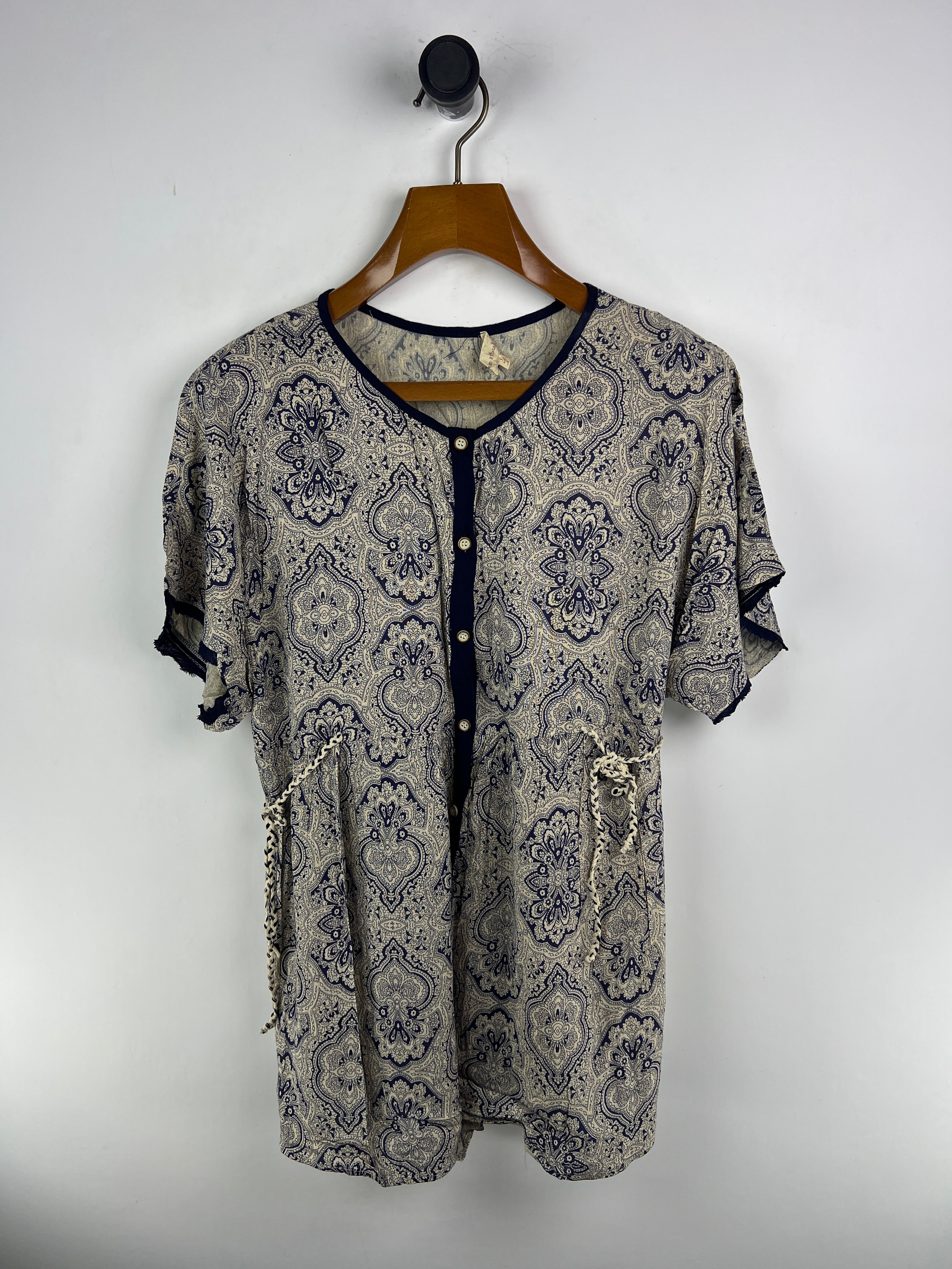 Hem Blouse (Women) (Medium)