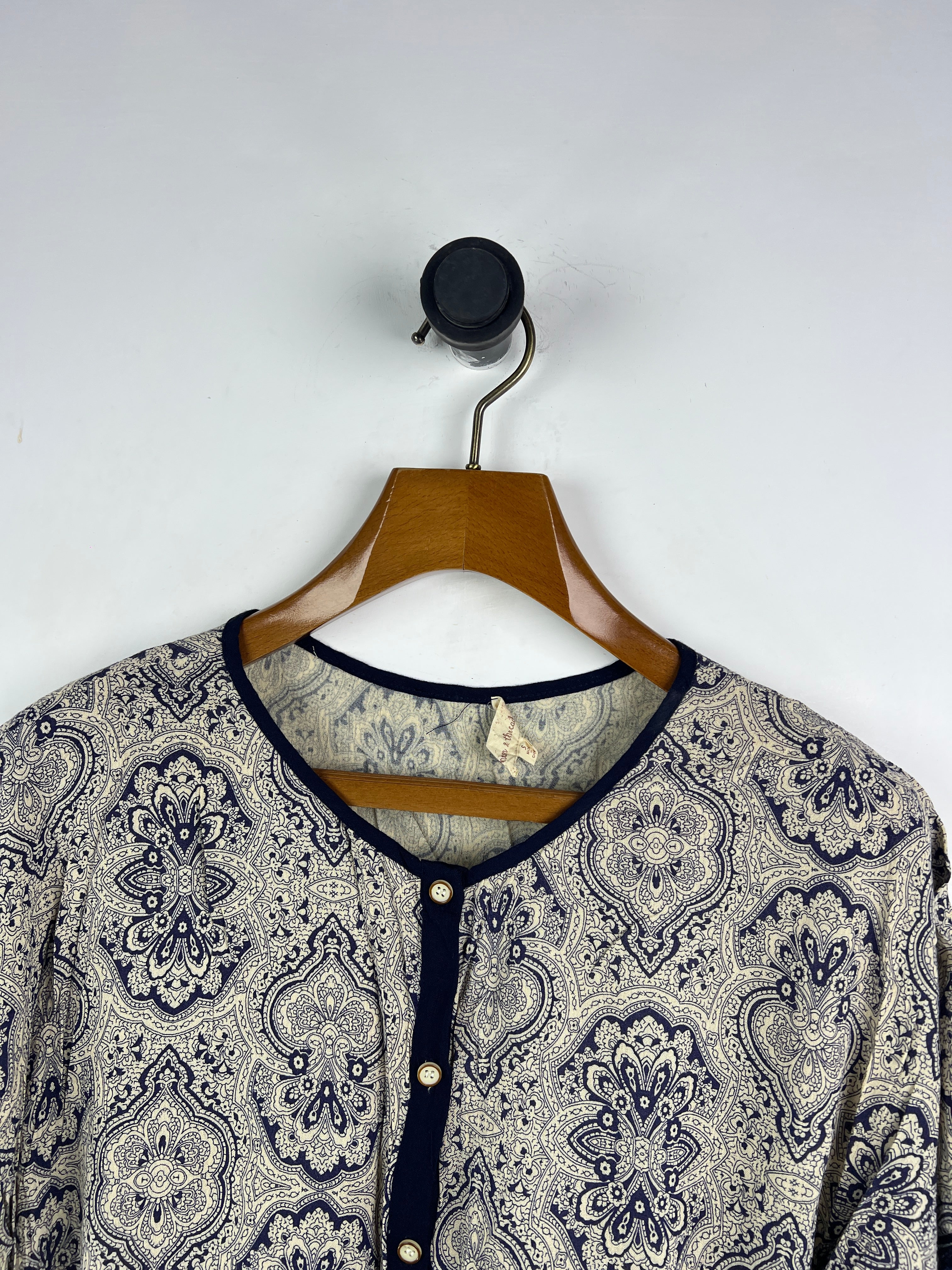 Hem Blouse (Women) (Medium)