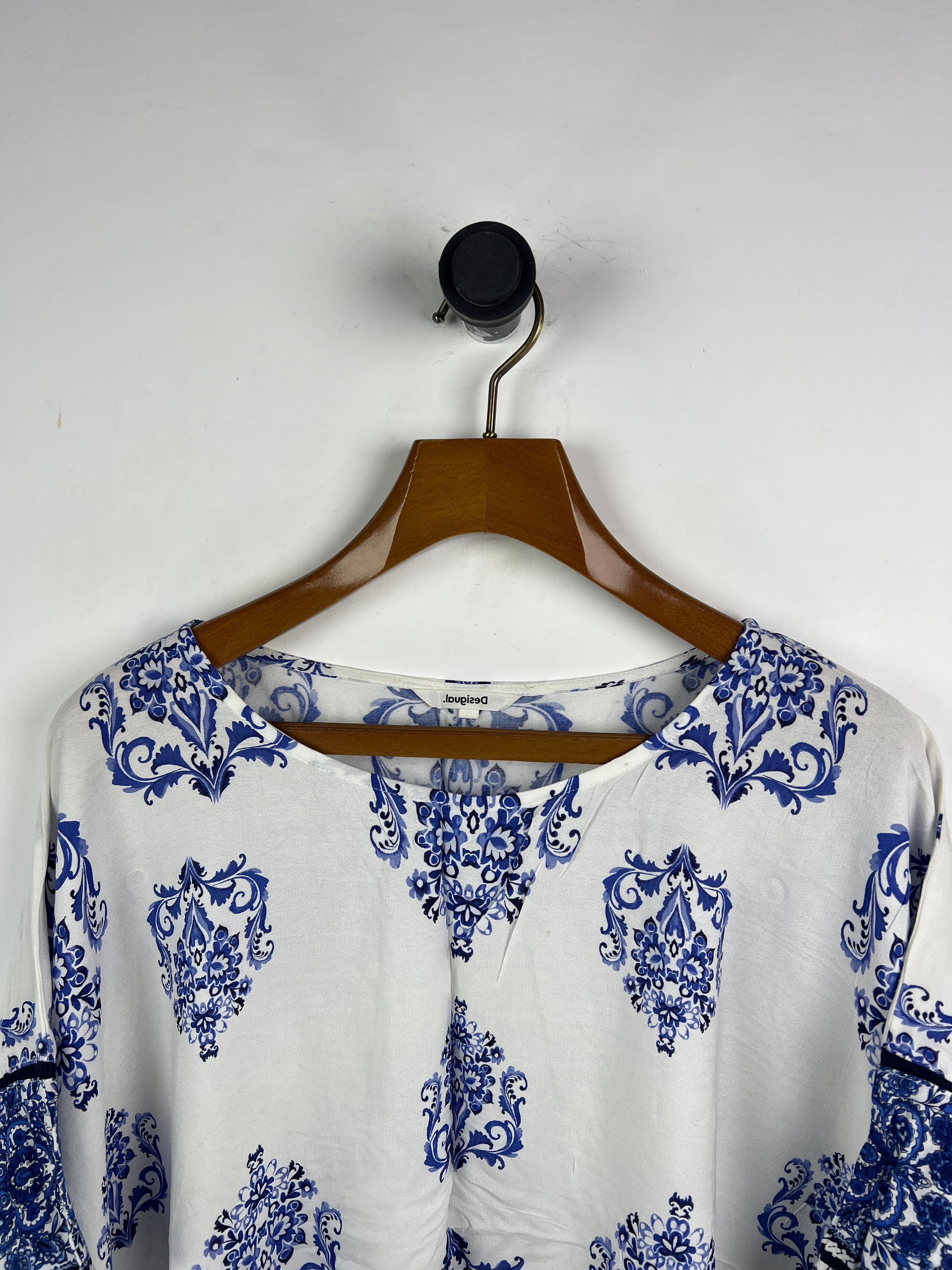 Design Blouse (Women) (Large)