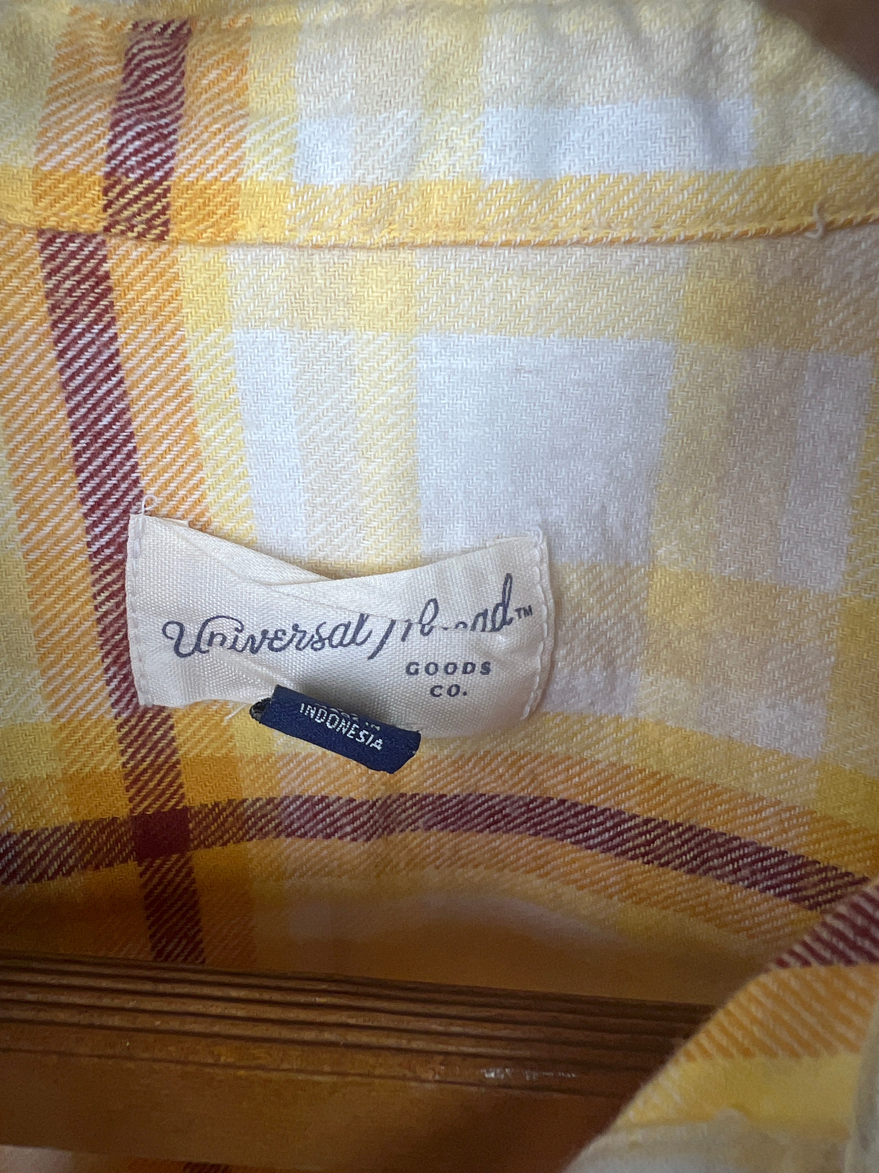 Universal Thread Shirt (Women) (Large/X-Large)