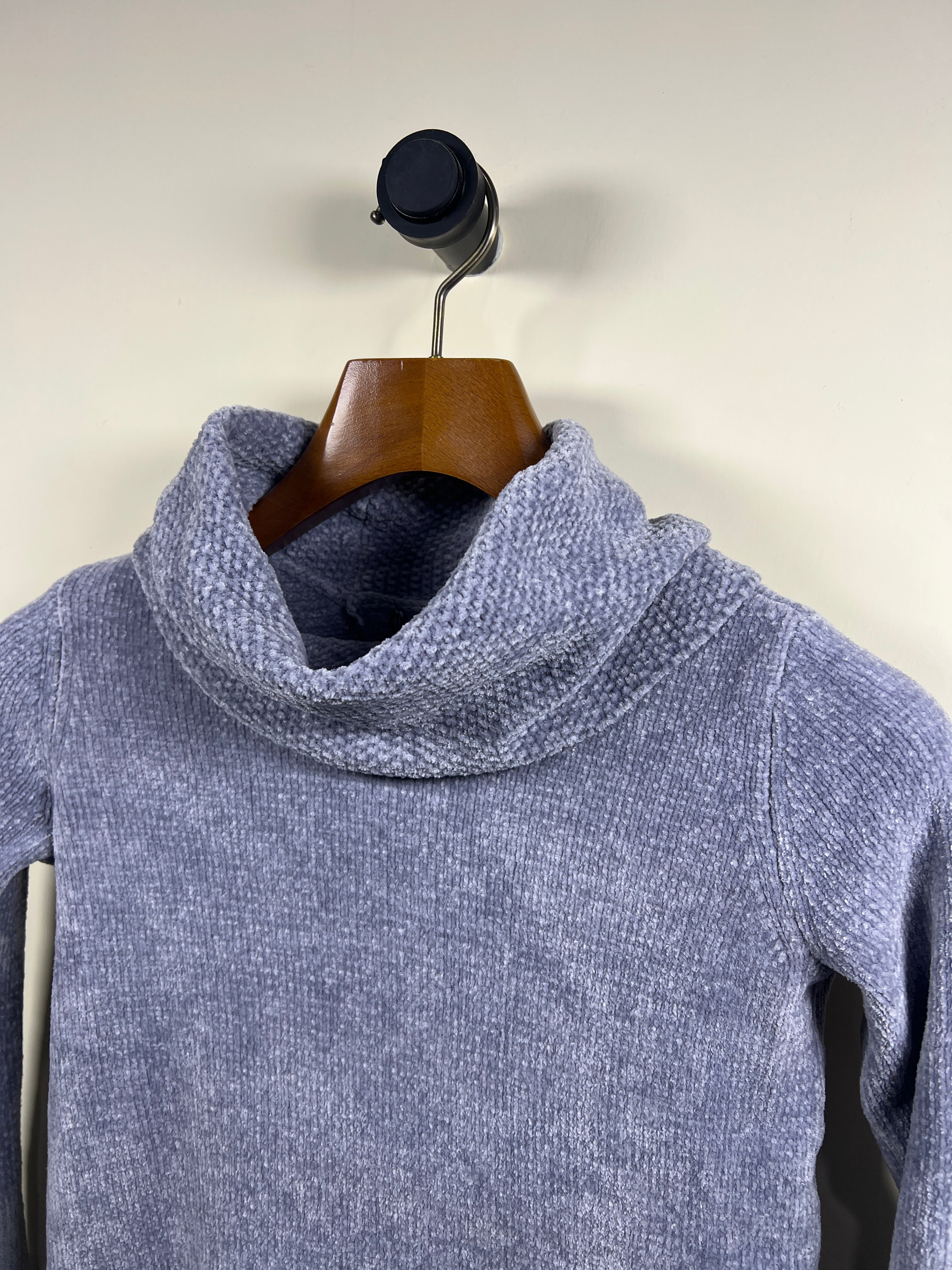 Turtle Neck Velvet Sweater (Small)