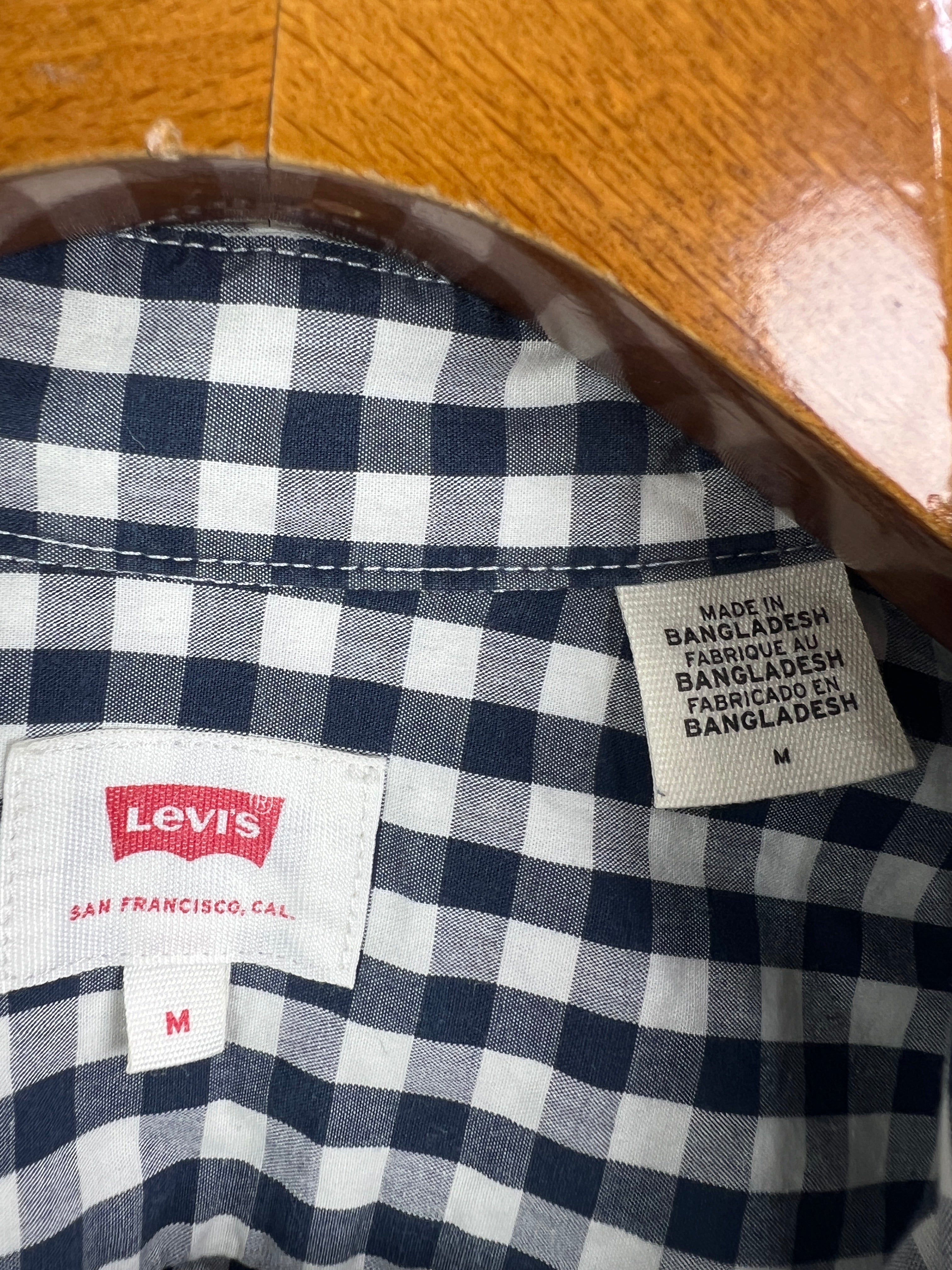 Levis Shirt (Medium)