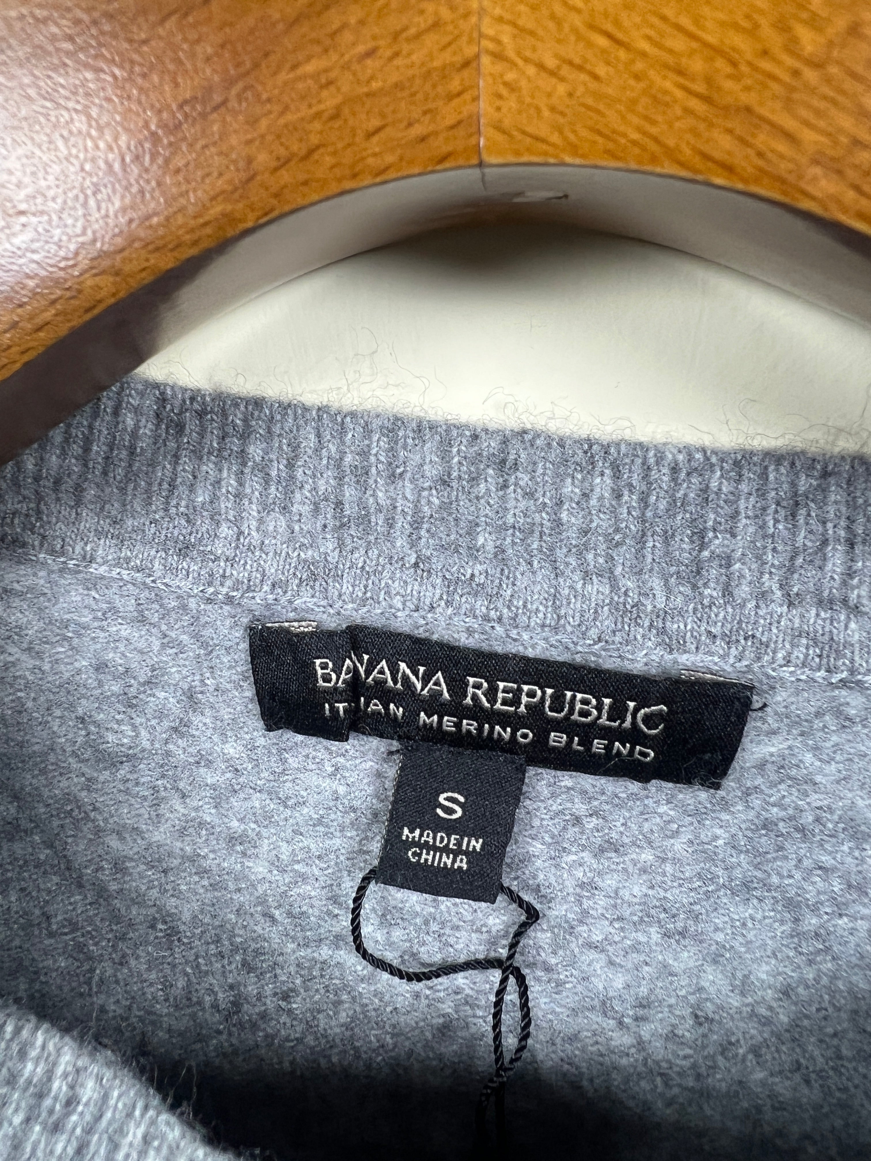 Banana Republic Merino Sweater (Women) (Small)