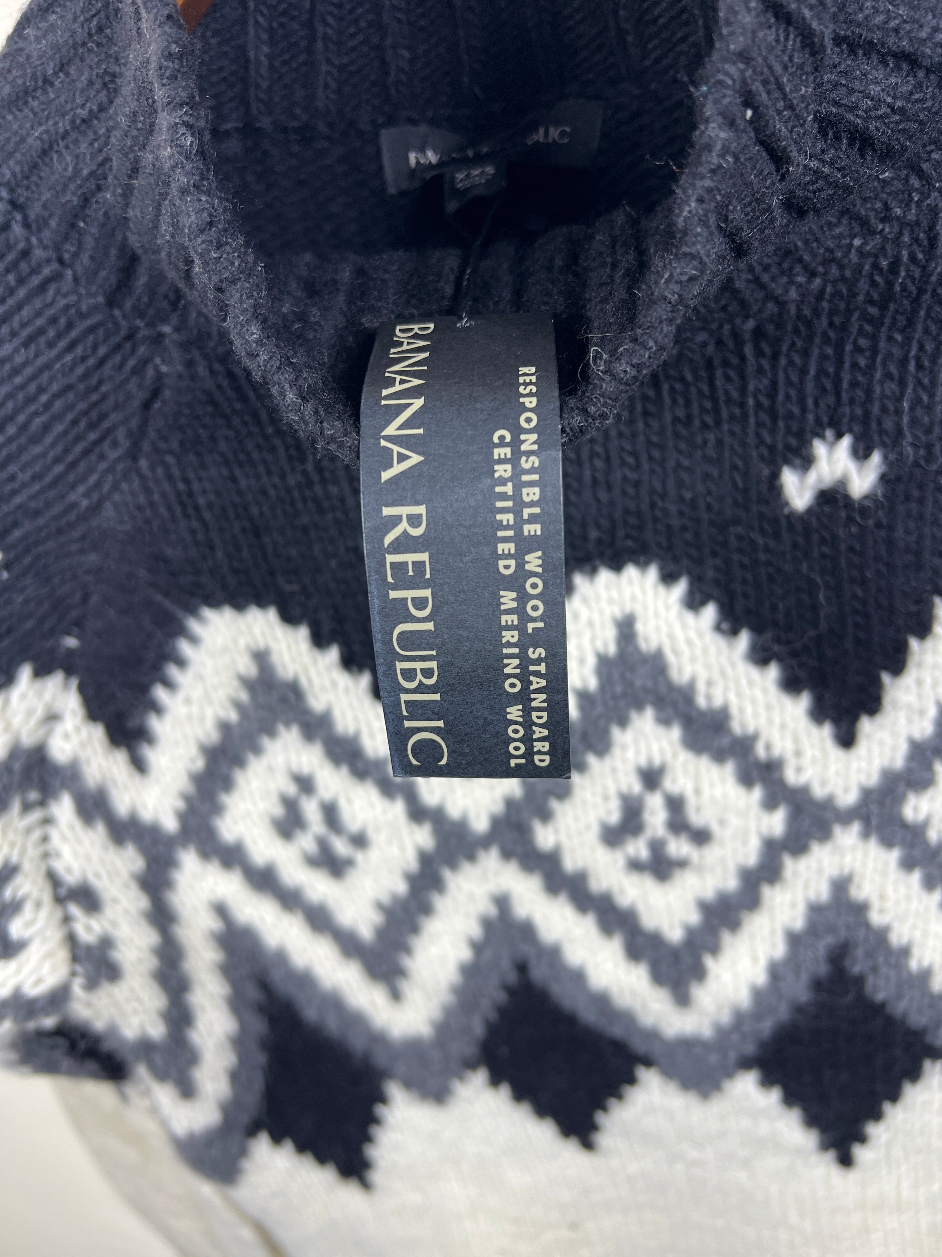 Banana Republic Merino Turtle Neck Sweater (X-Small)