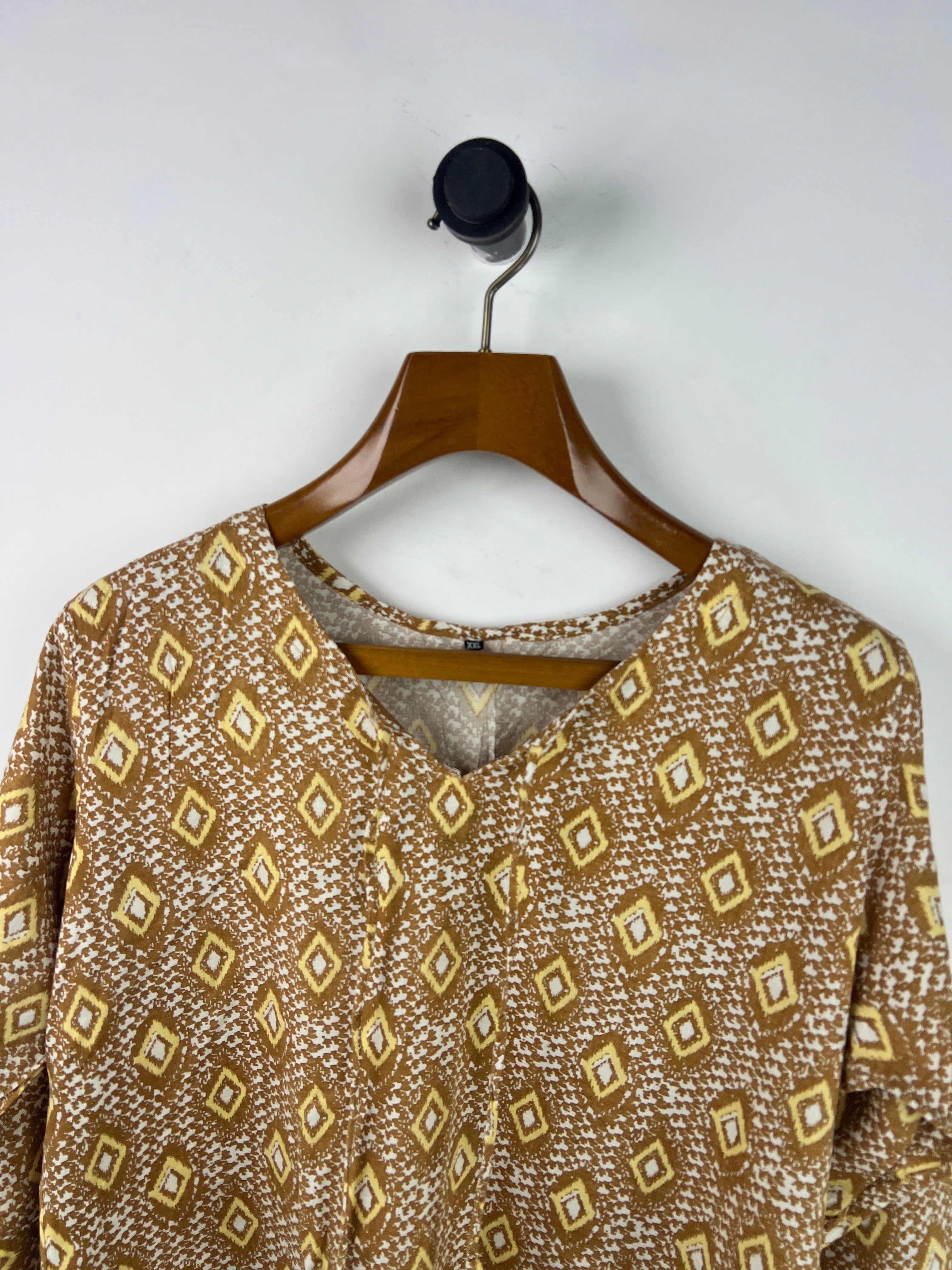 Blouse (Women) (Large/X-Large)