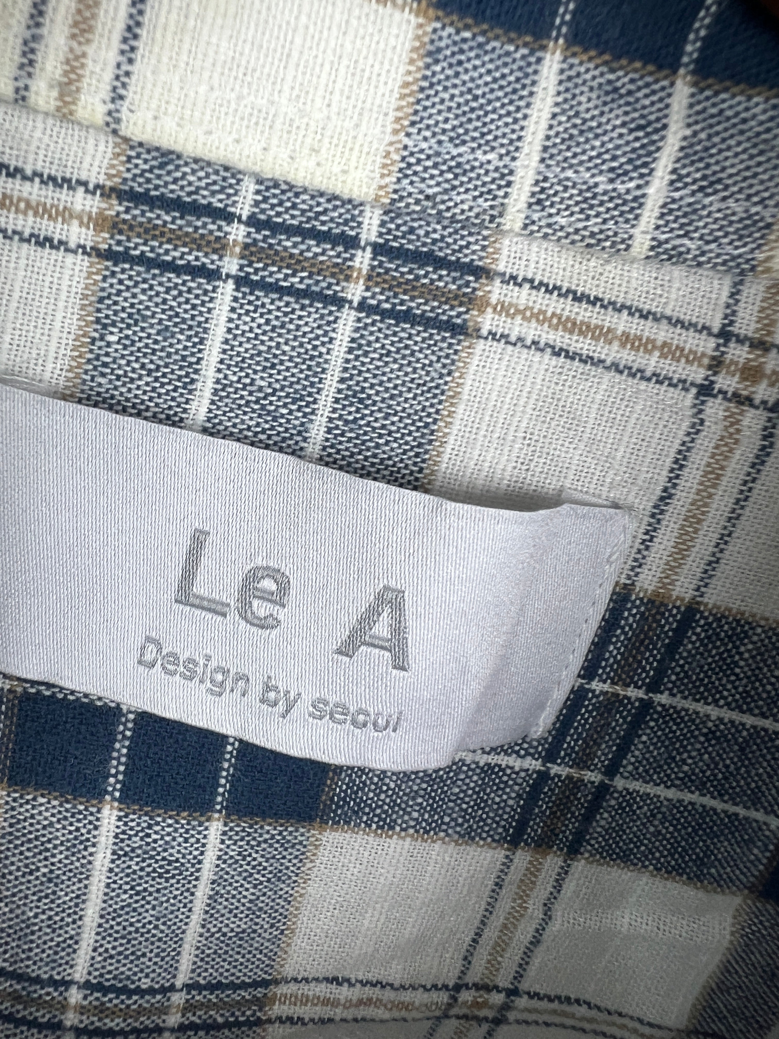 Le A Linen Shirt (Large)