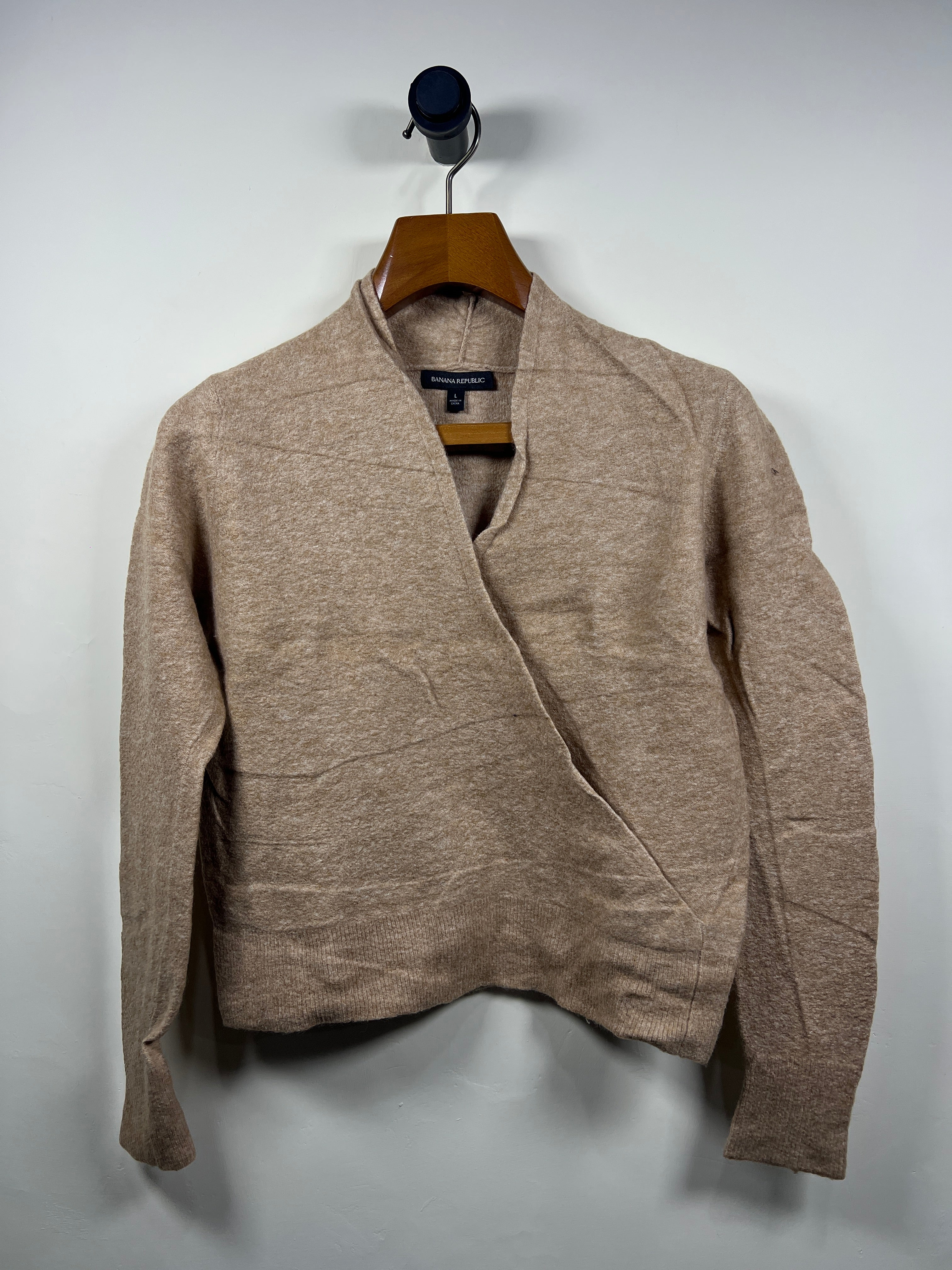 Banana Republic Sweater (Women) (Medium)