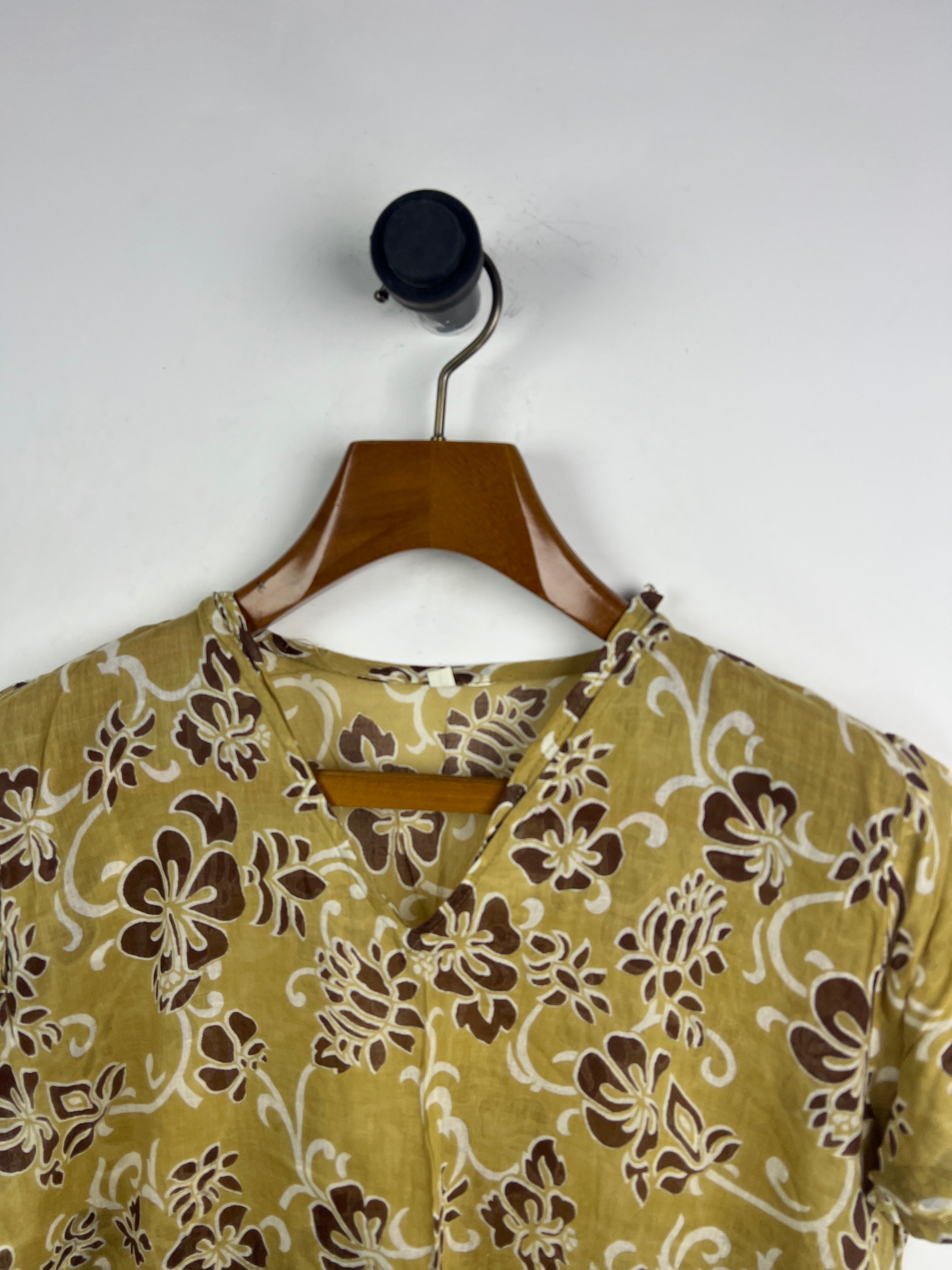 Blouse (Women) (Medium)