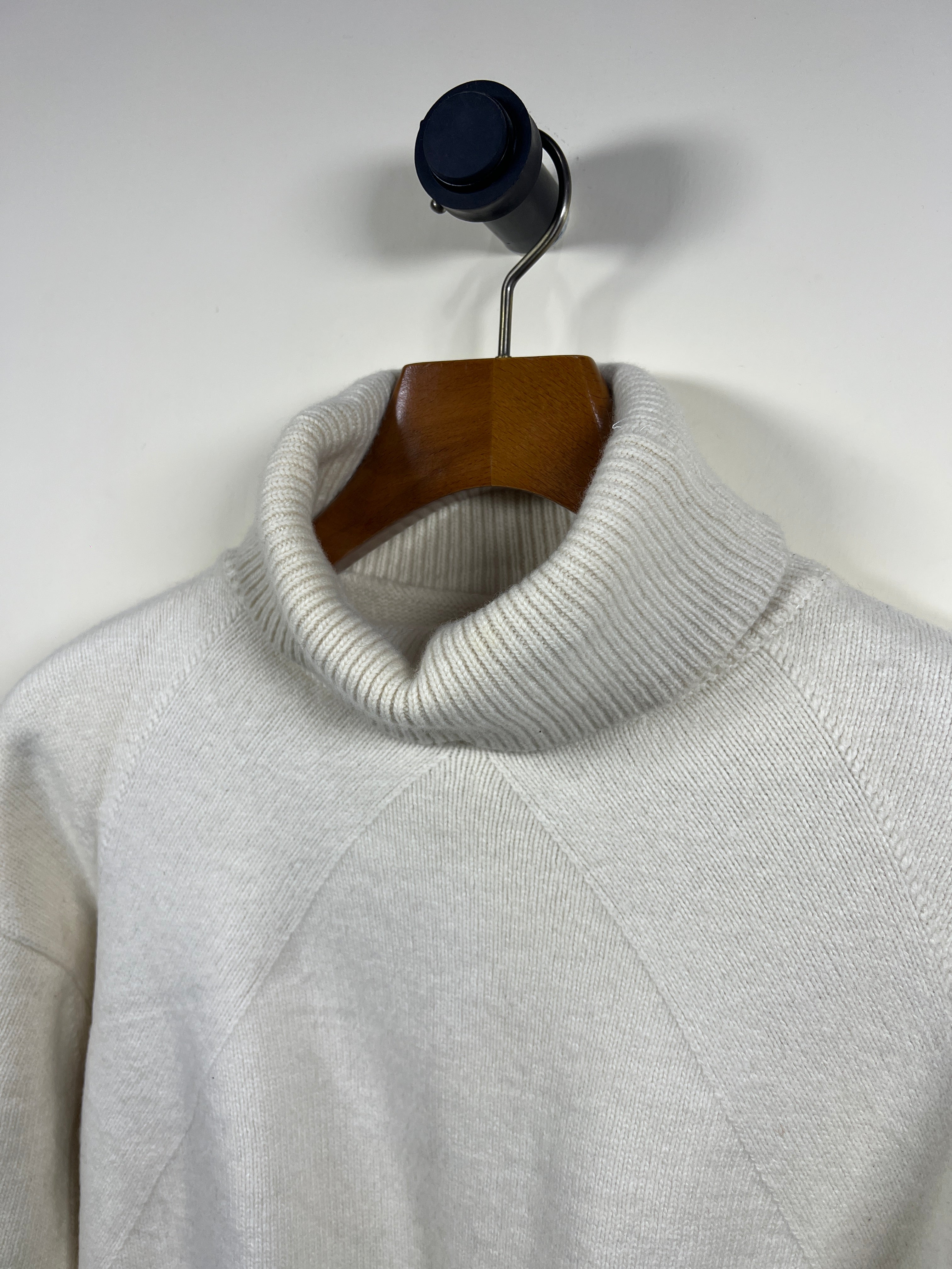 Turtle Neck Sweater (Women) (Small-Medium)