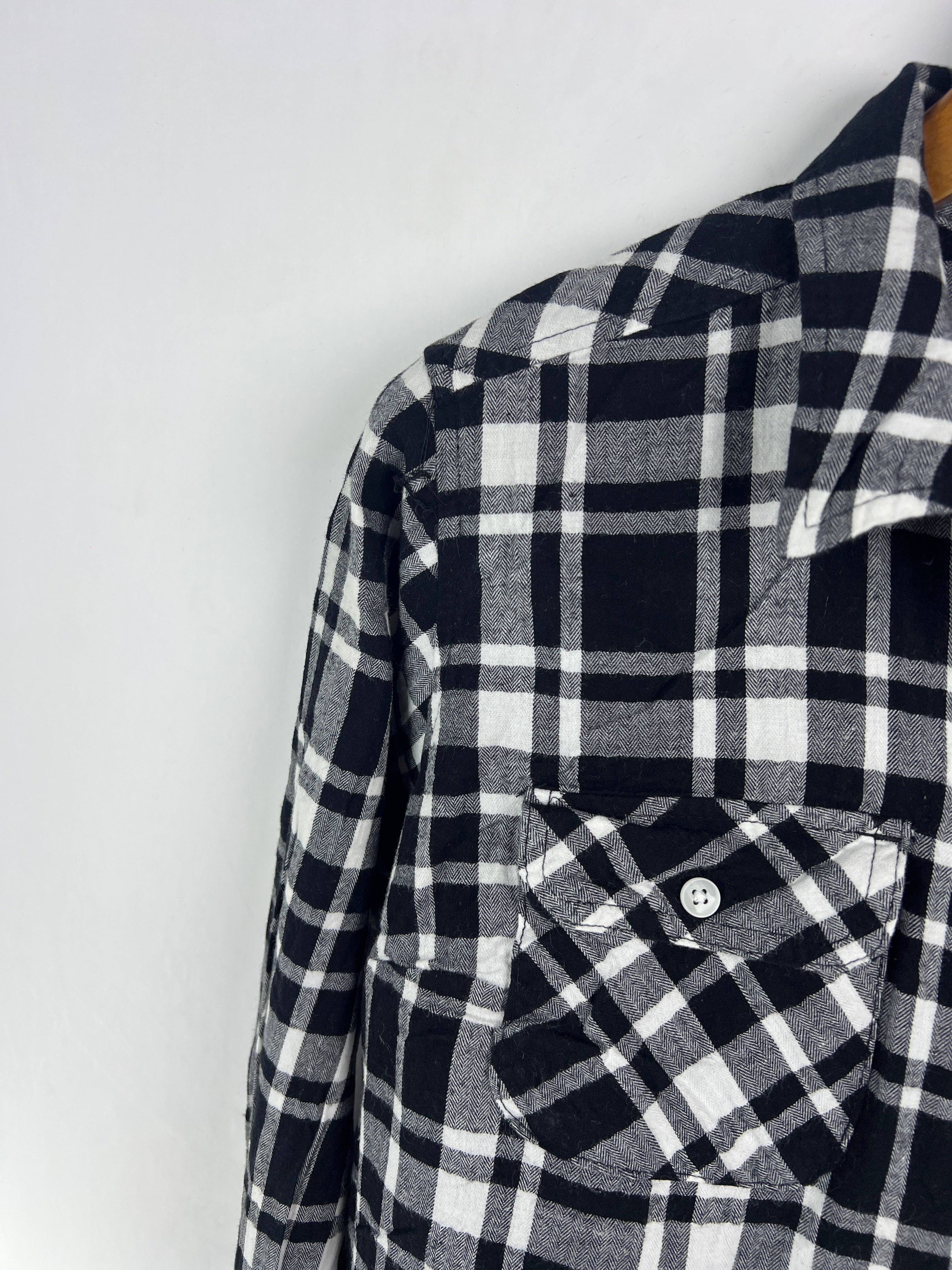 Croft & Barrow Shirt (Women) (Medium-Large)