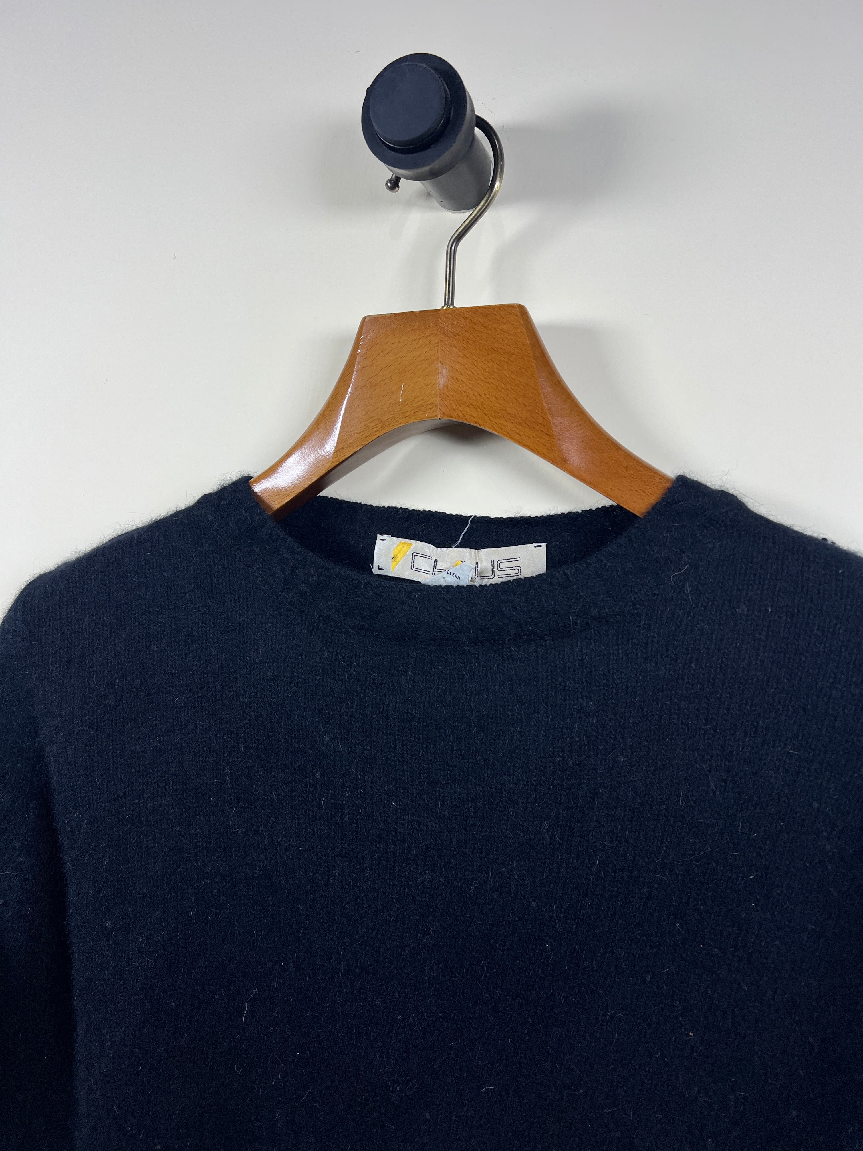 Chaus Sweater (Women) (Medium-Large)