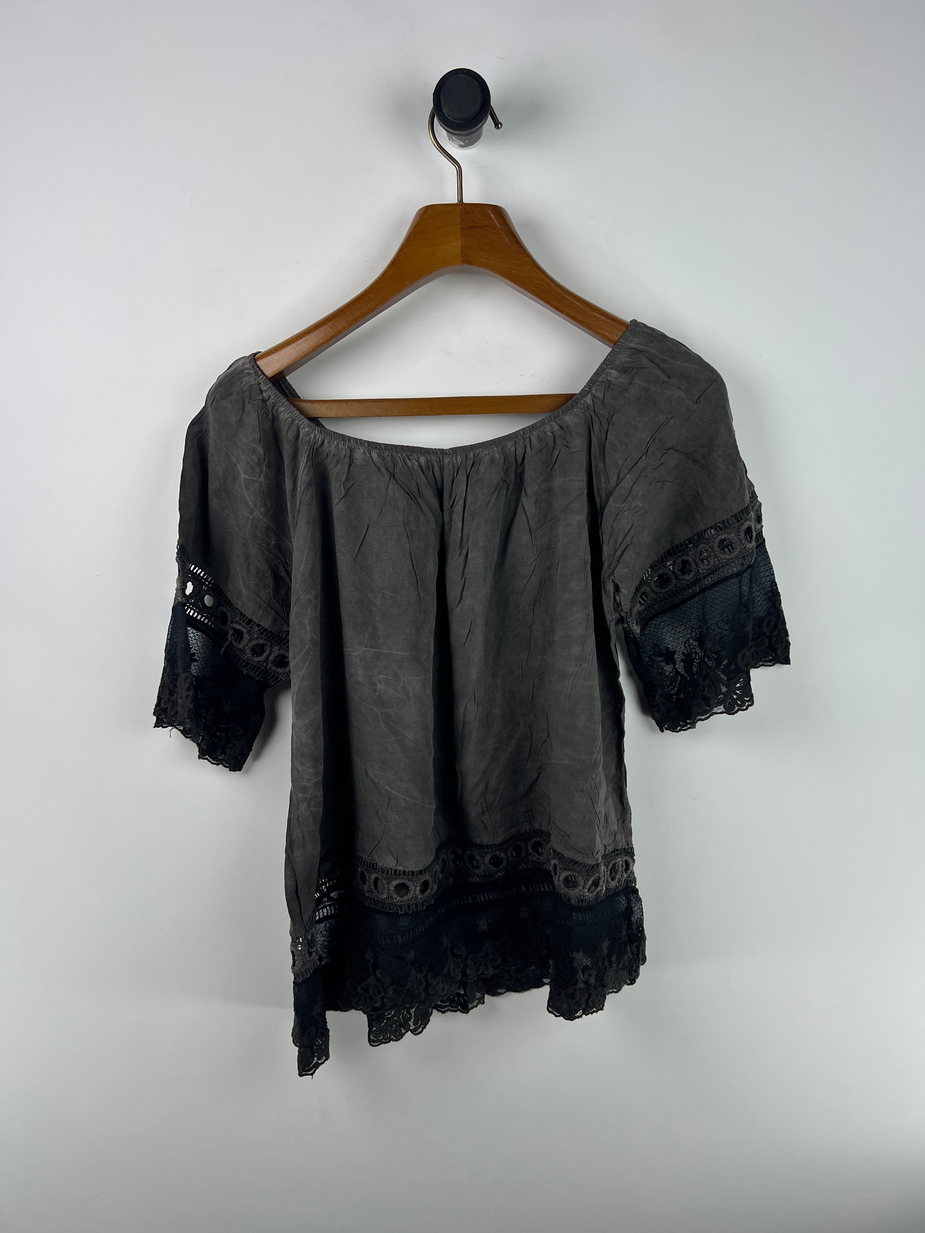 Blouse (Women) (Large/X-Large)