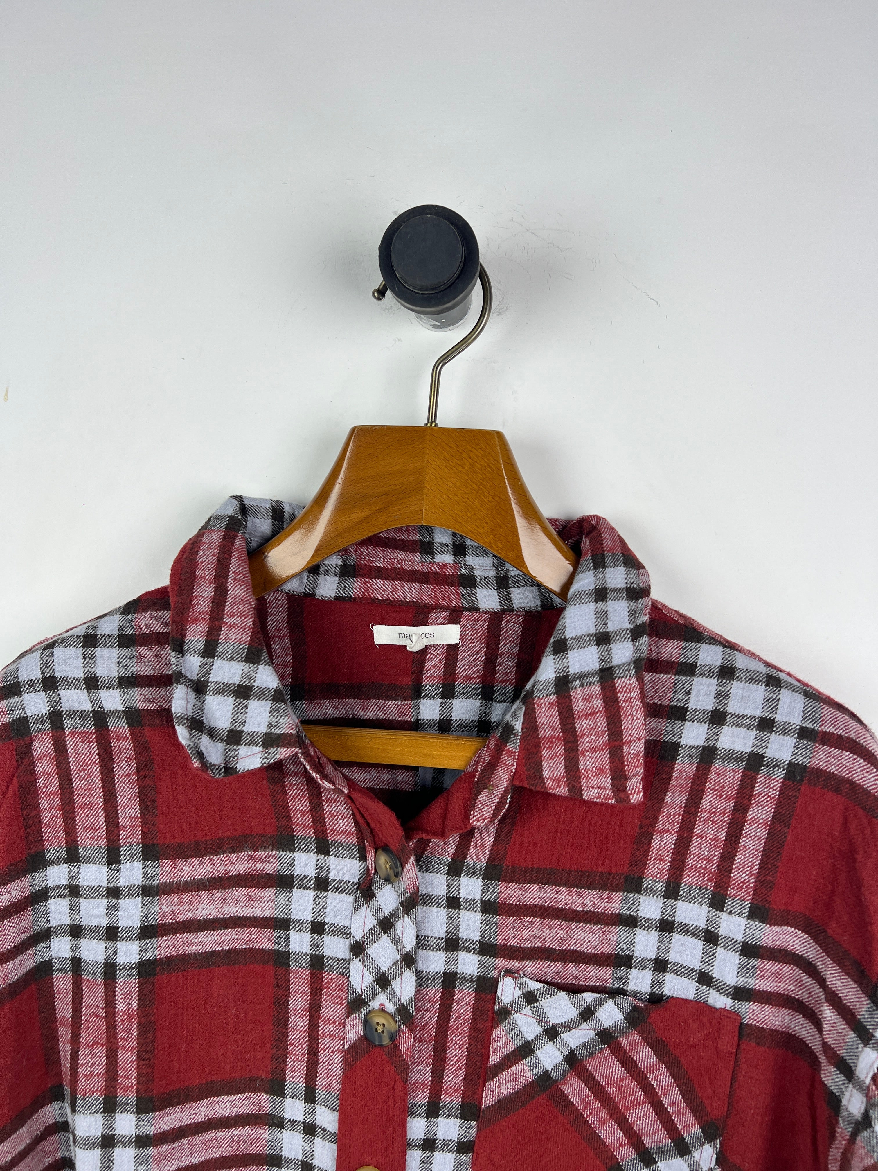 Maurices Shirt (Women) (Large/X-Large)