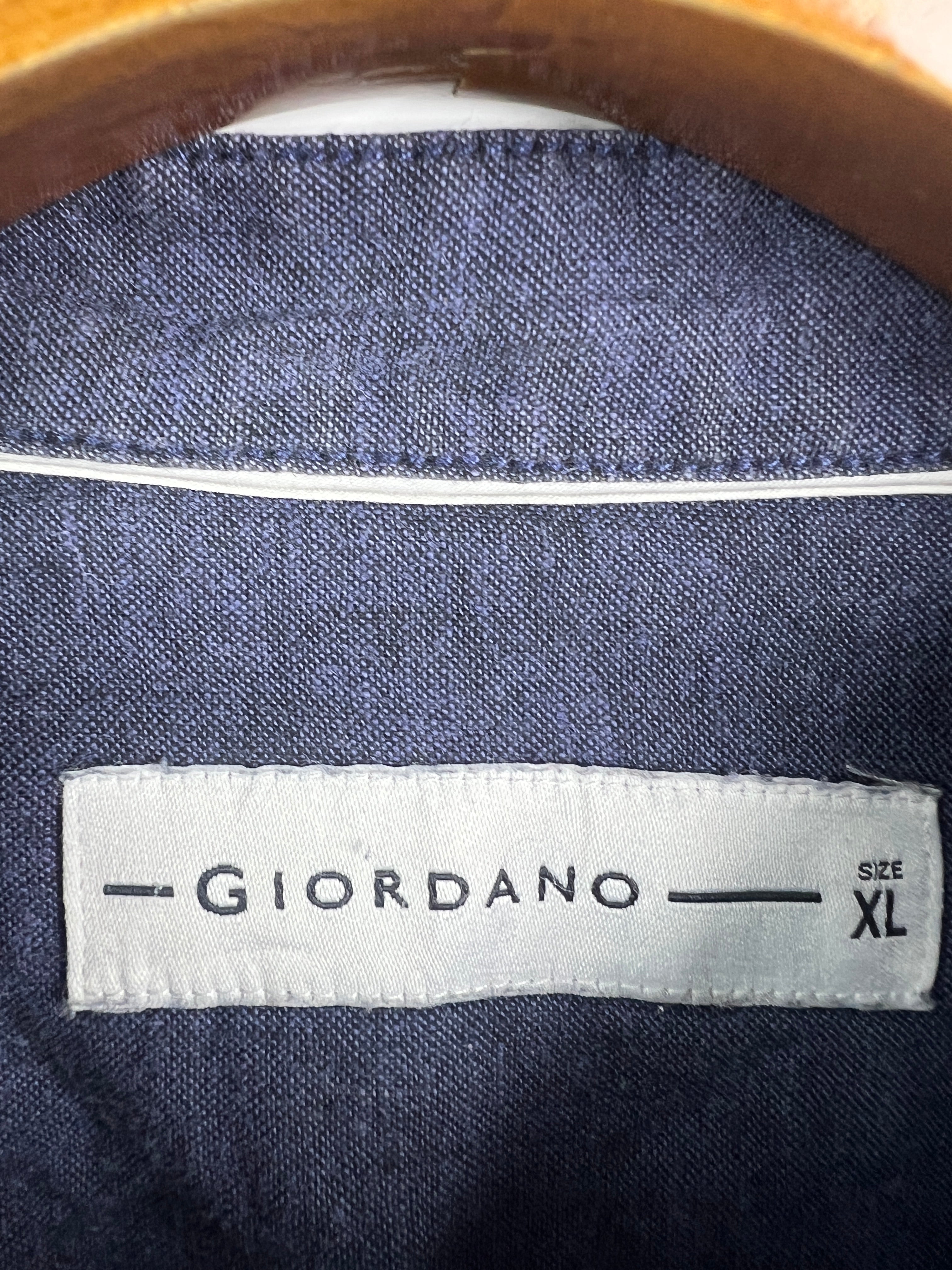 Giordano Shirt (Medium-Large)