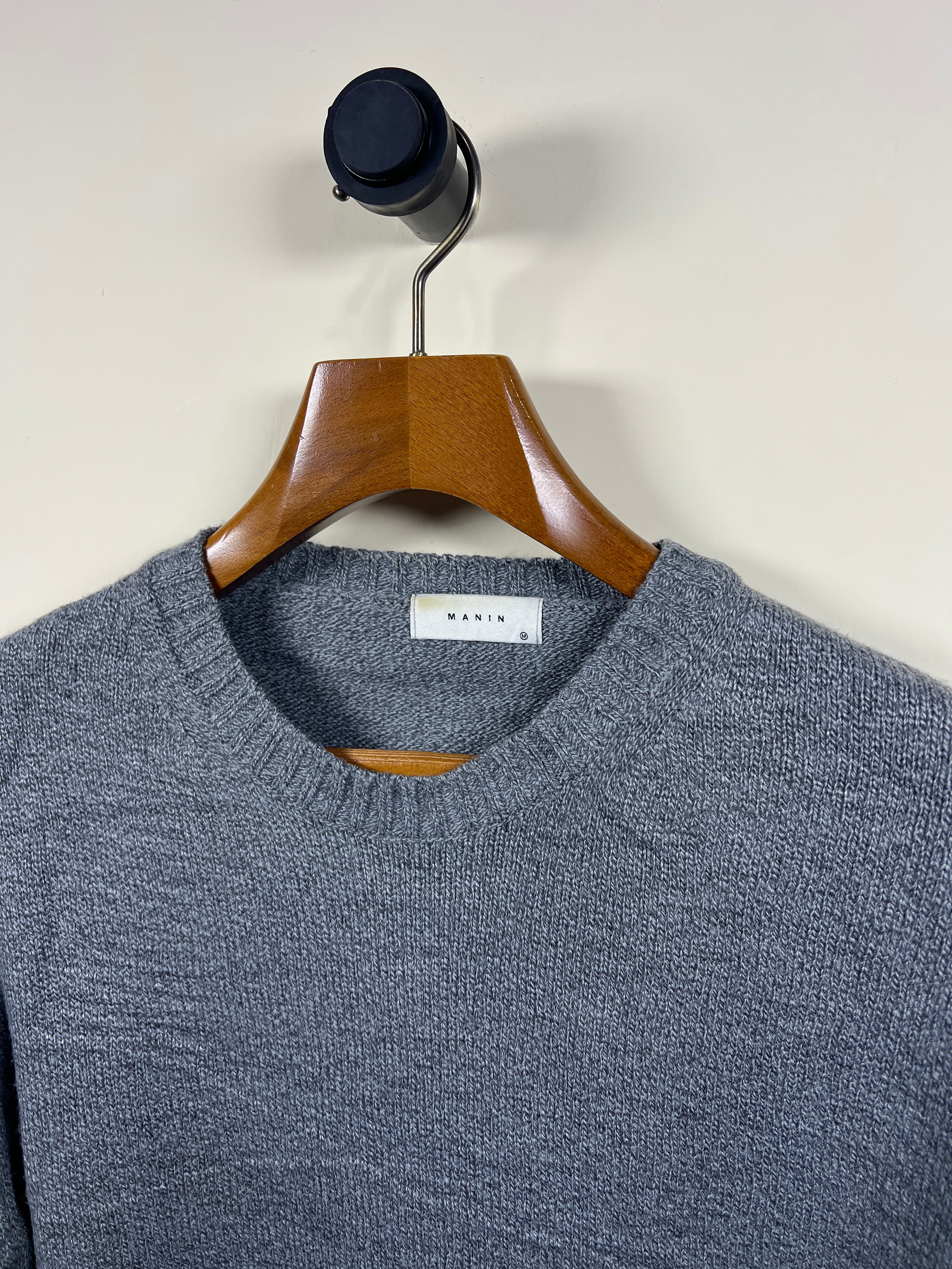 Manin Sweater (Large)