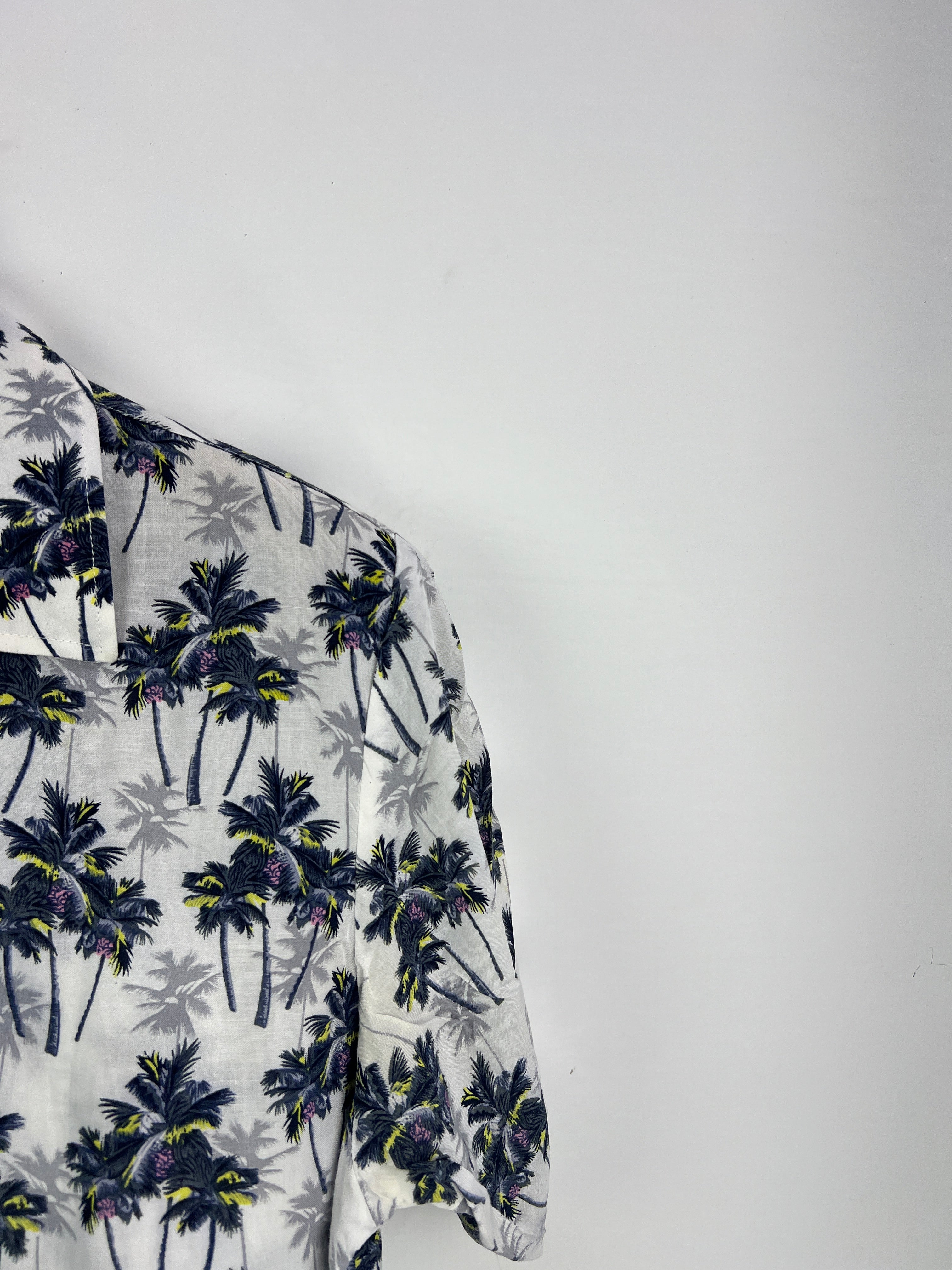 NJ Linen Shirt (Medium)