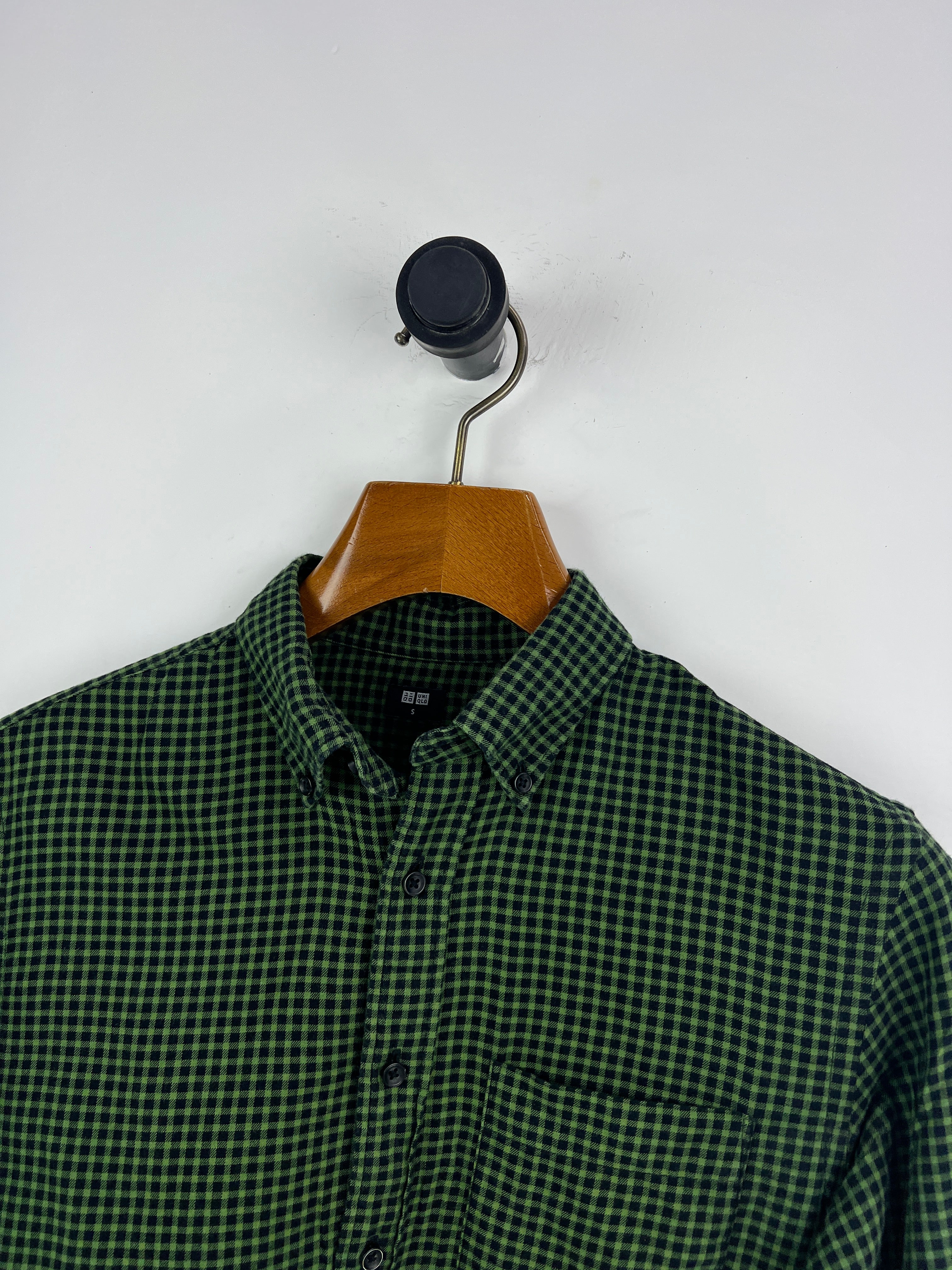 Uniqlo Shirt (Small)