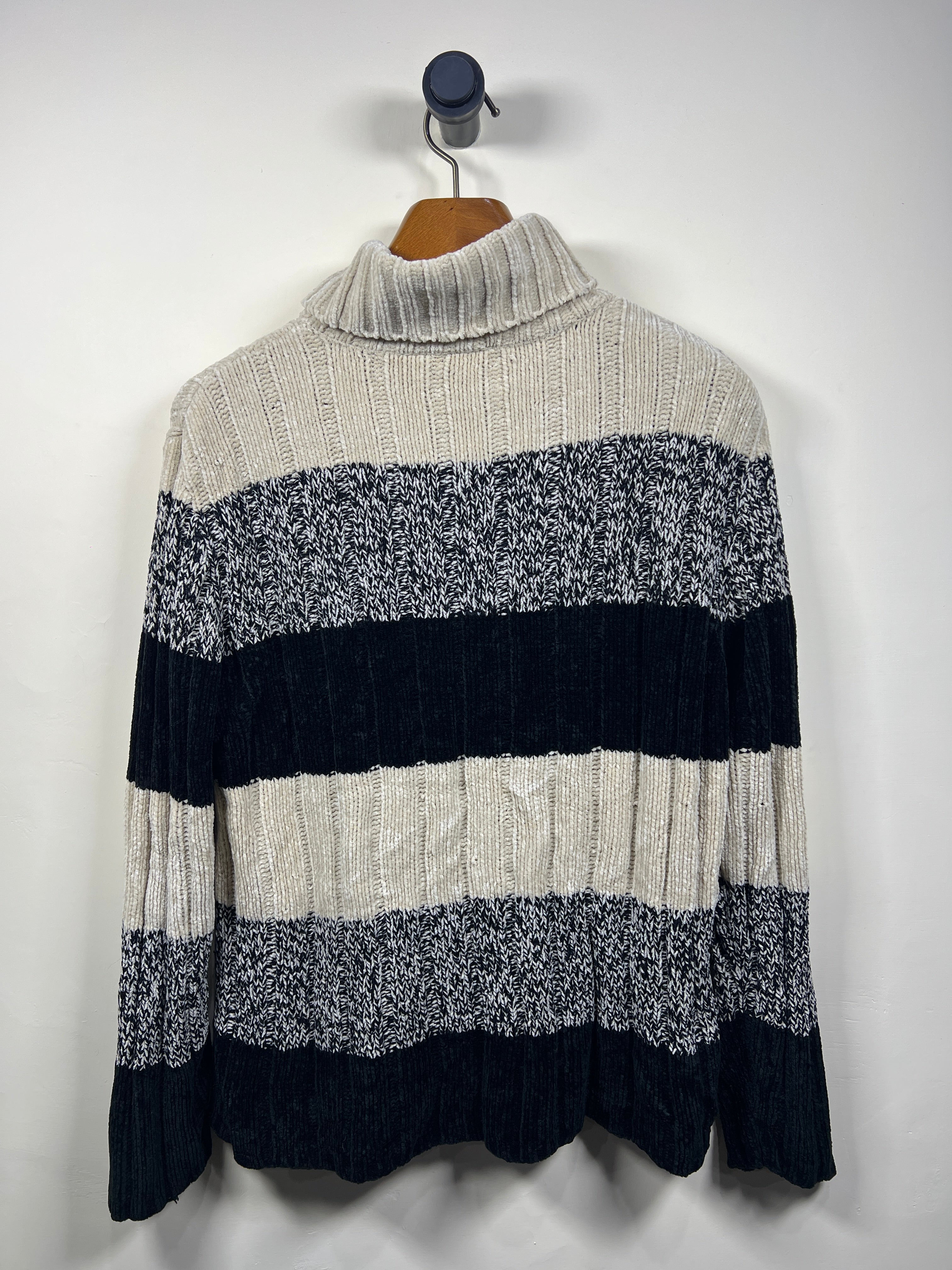 North Crest Velvet Turtle Neck Sweater (Medium-Large)