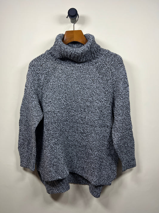 Turtle Neck Sweater (Women) (Large)