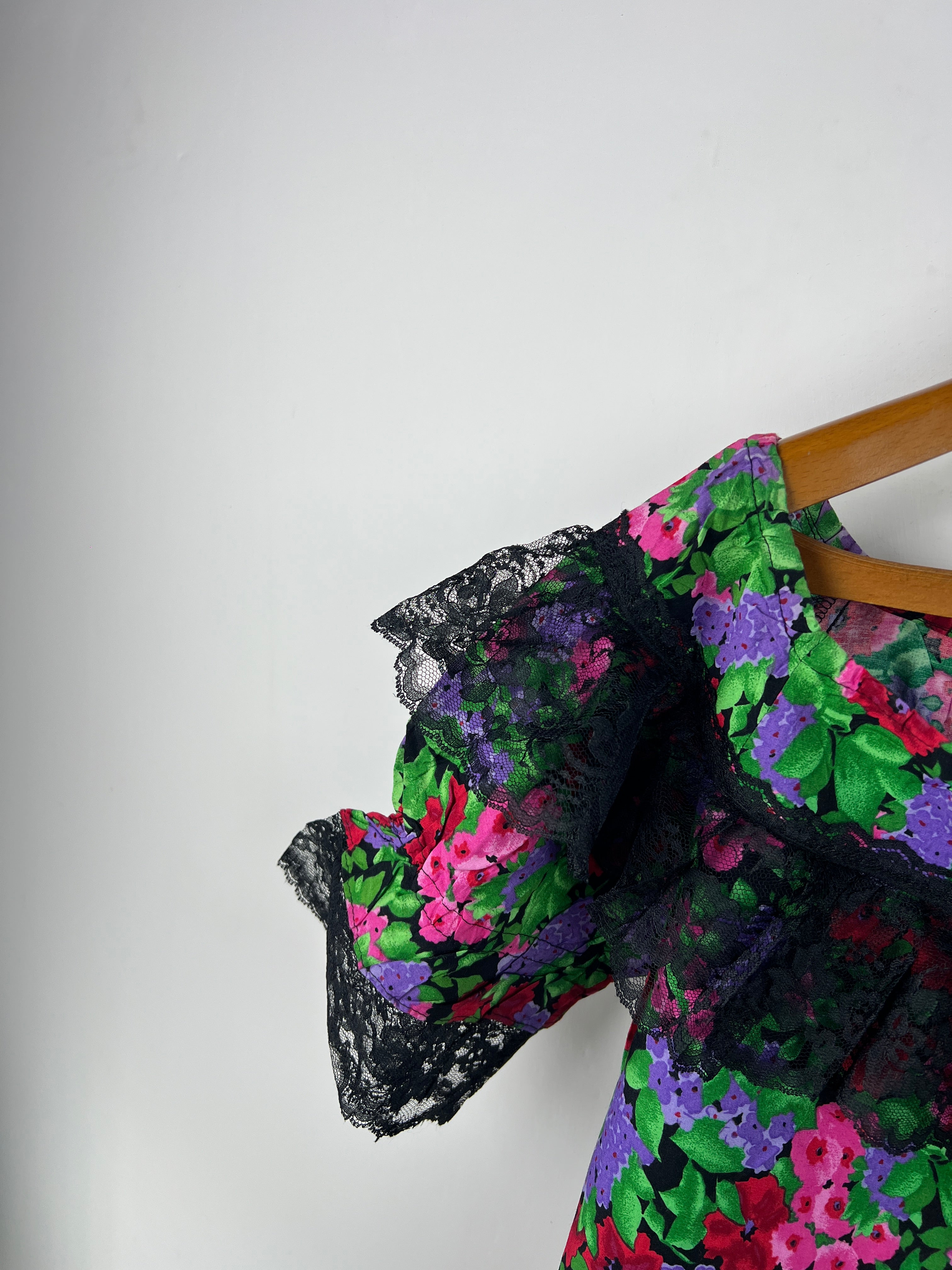 Blouse (Women) (Large/X-Large)
