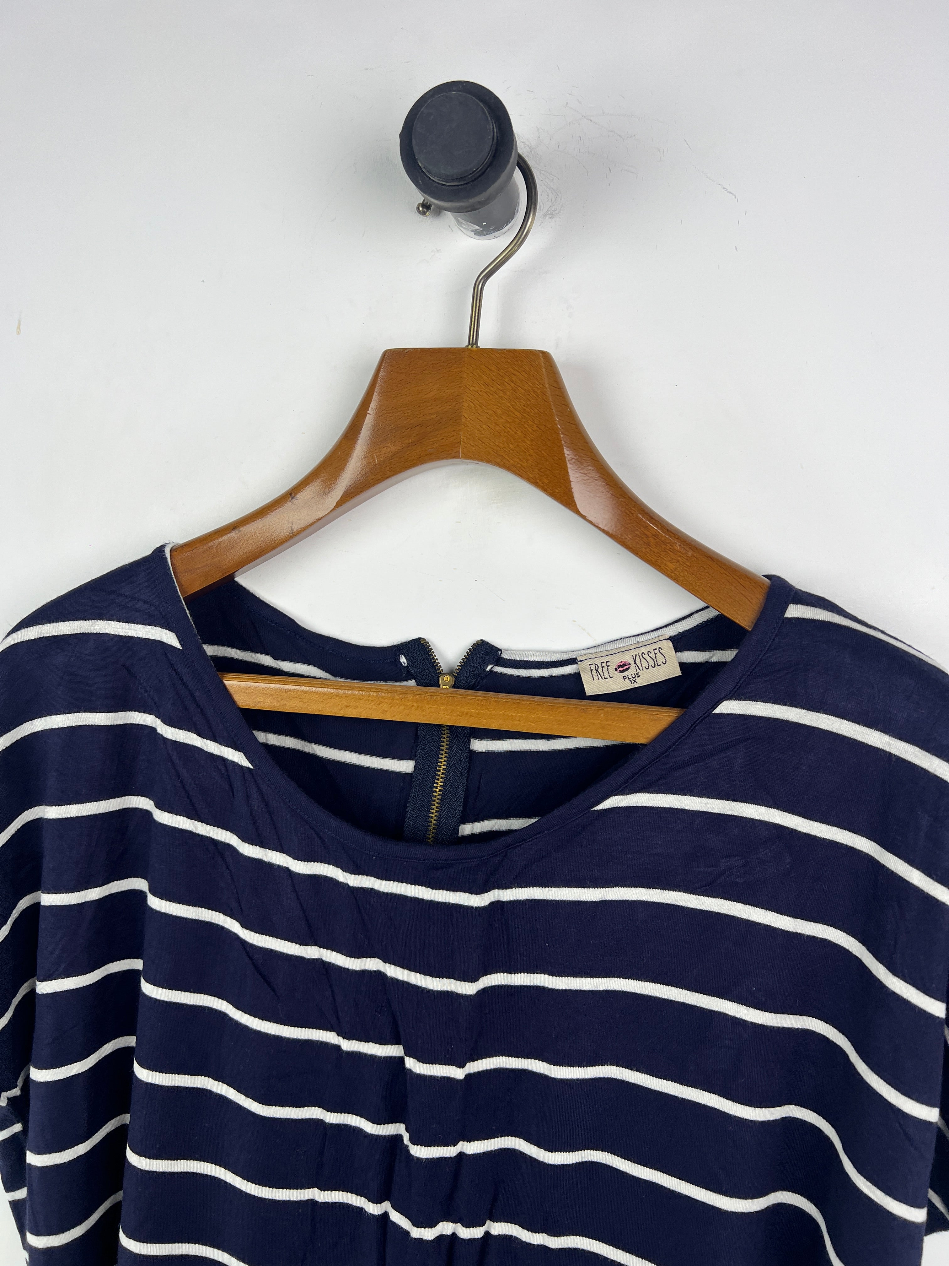 Blouse (Women) (Large/X-Large)