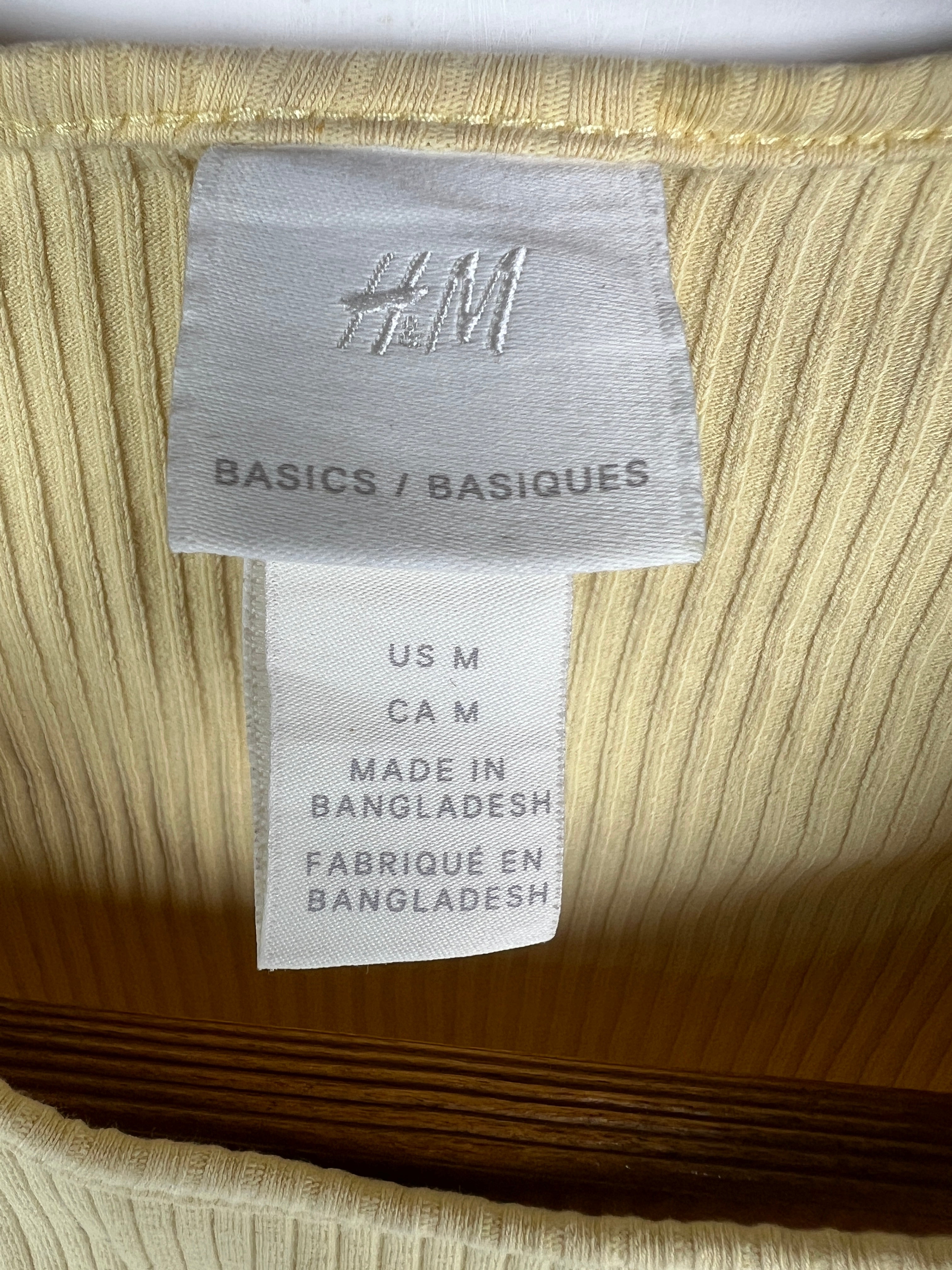 H&M T-Shirt (Women) (Small-Medium)