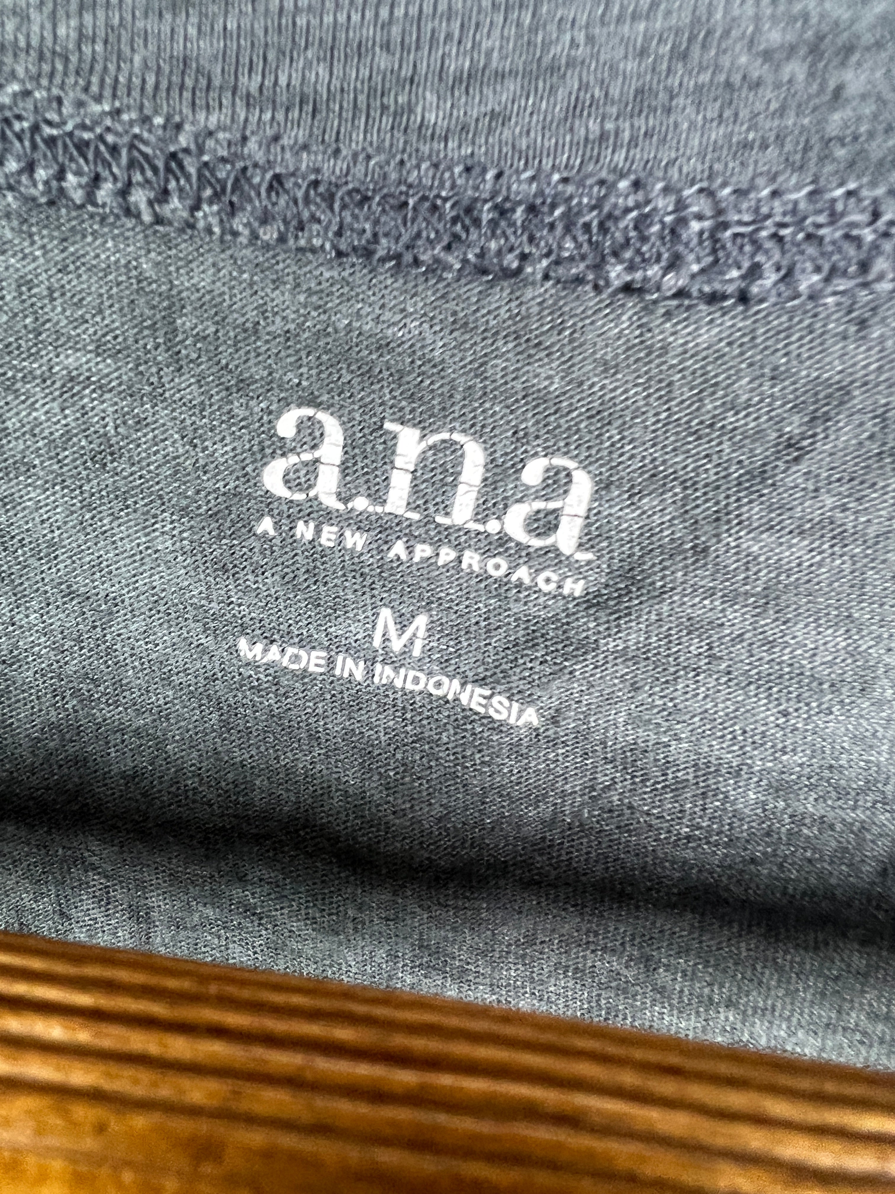 Ana T-Shirt (Women) (Medium)