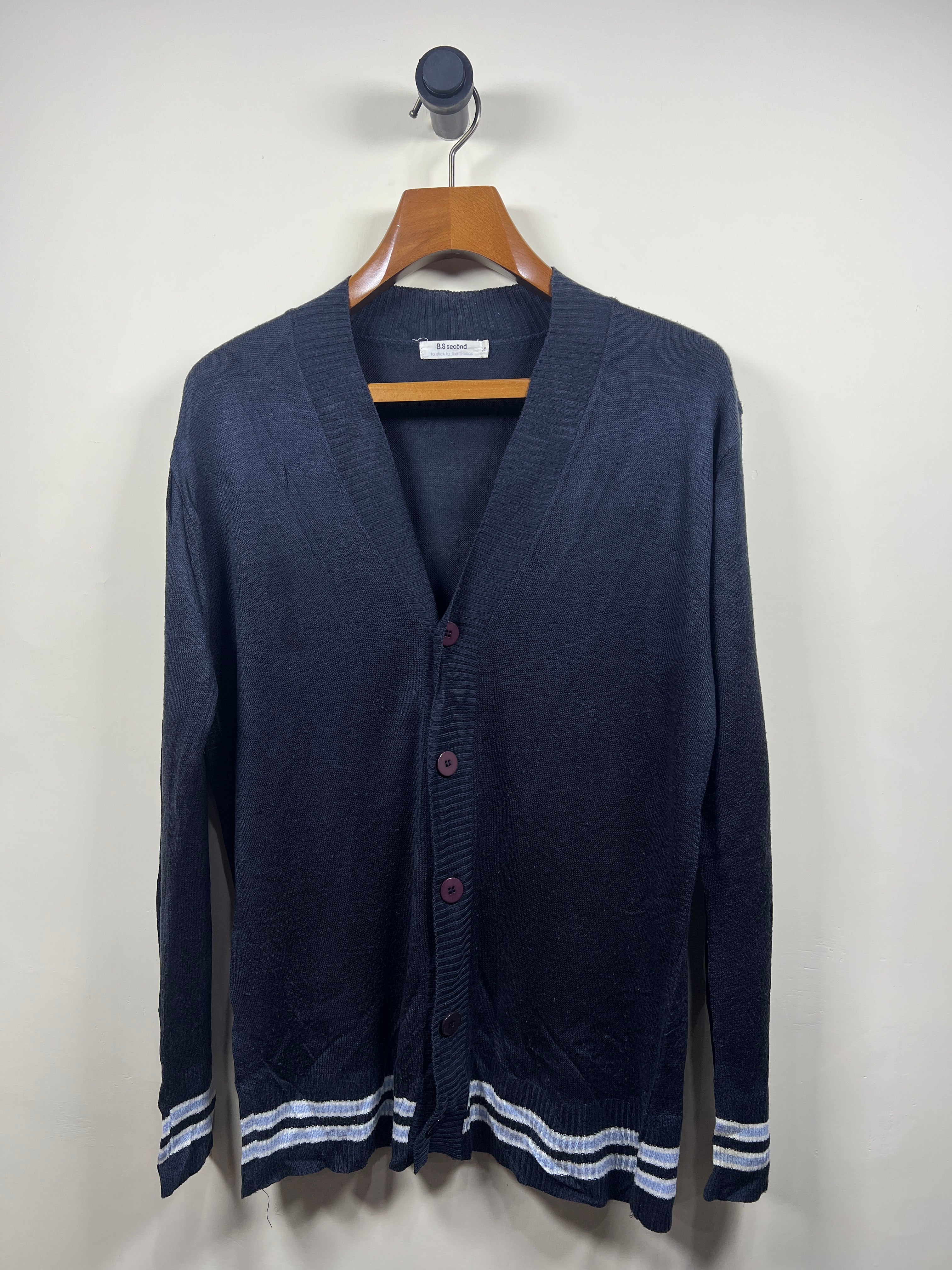 Second Buttoned Sweater (Large)