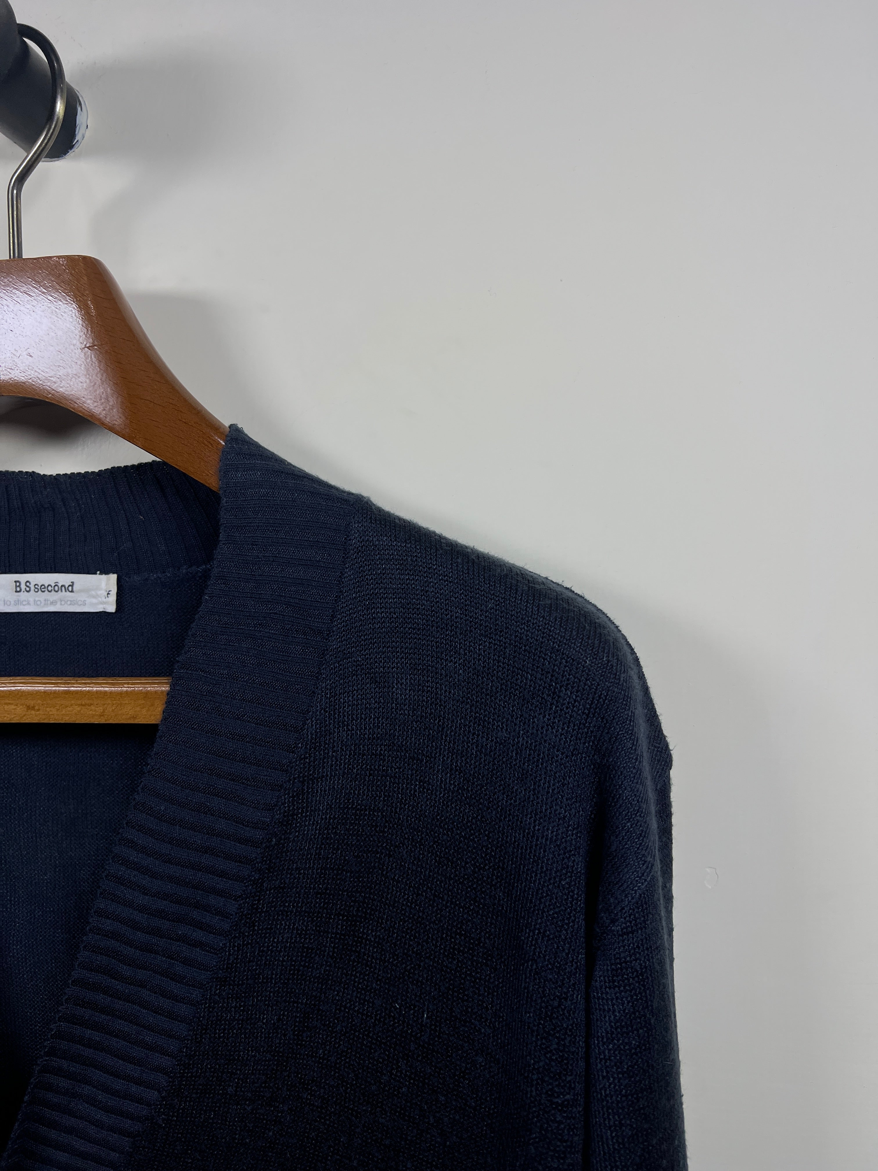 Second Buttoned Sweater (Large)